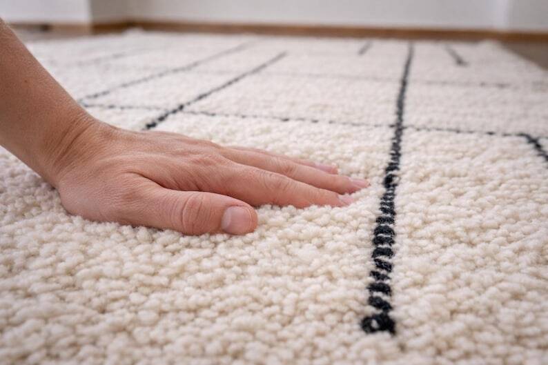 Pure wool rug, traditionally handwoven, size 2/3 m.