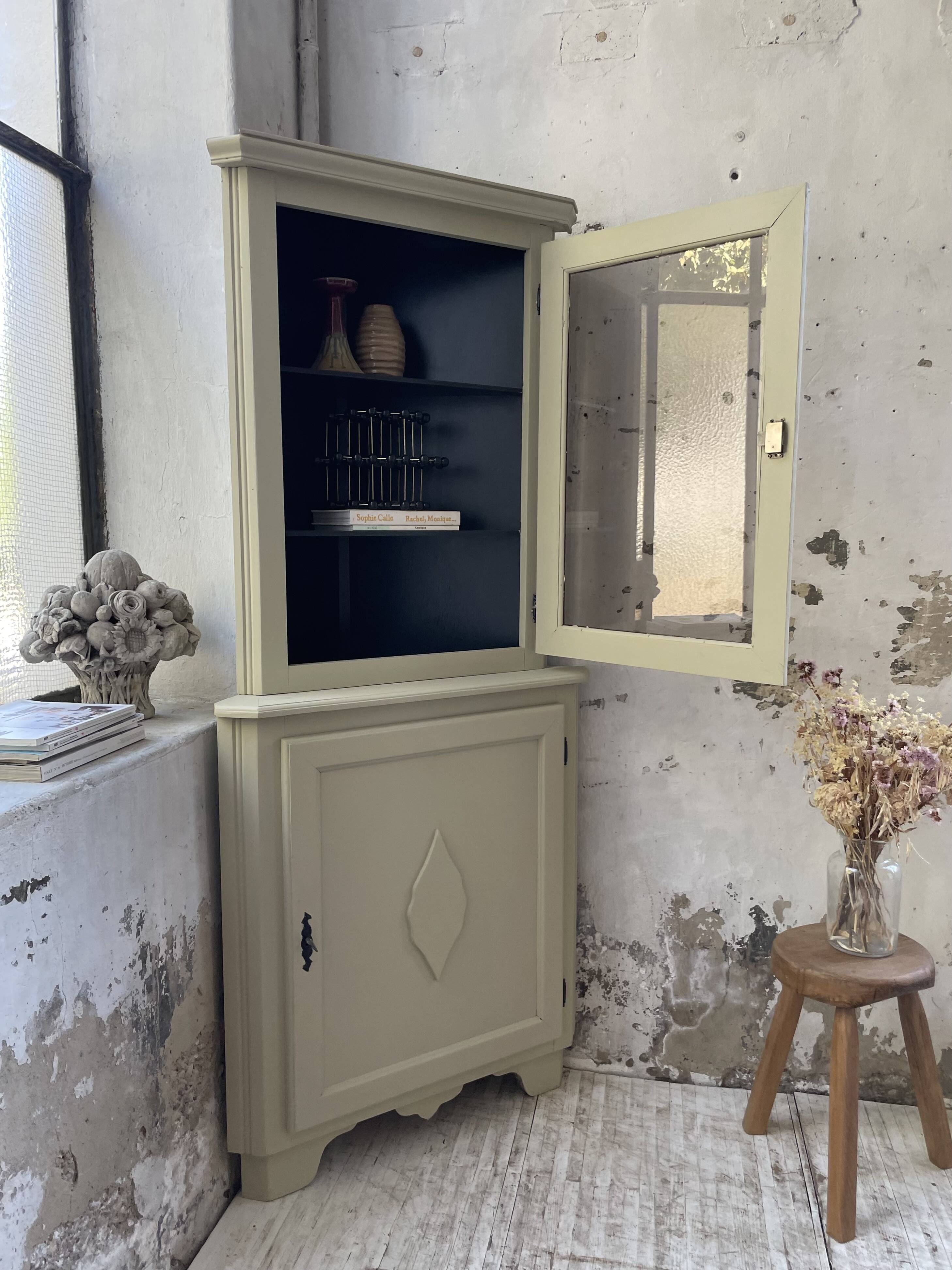 Corner display cabinet from the 1950s