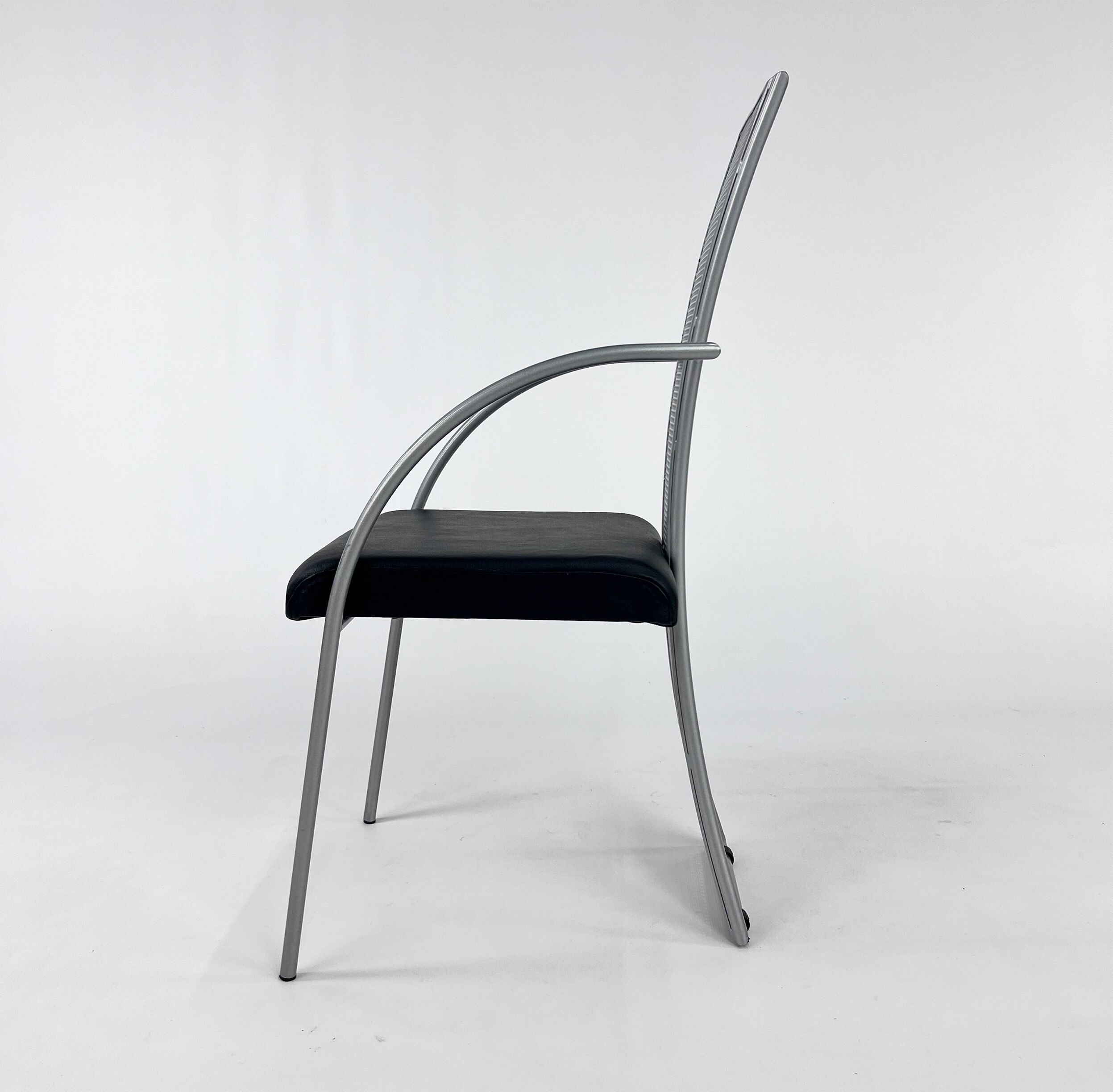 4 chaises postmodernes en acier et cuir, années 1990