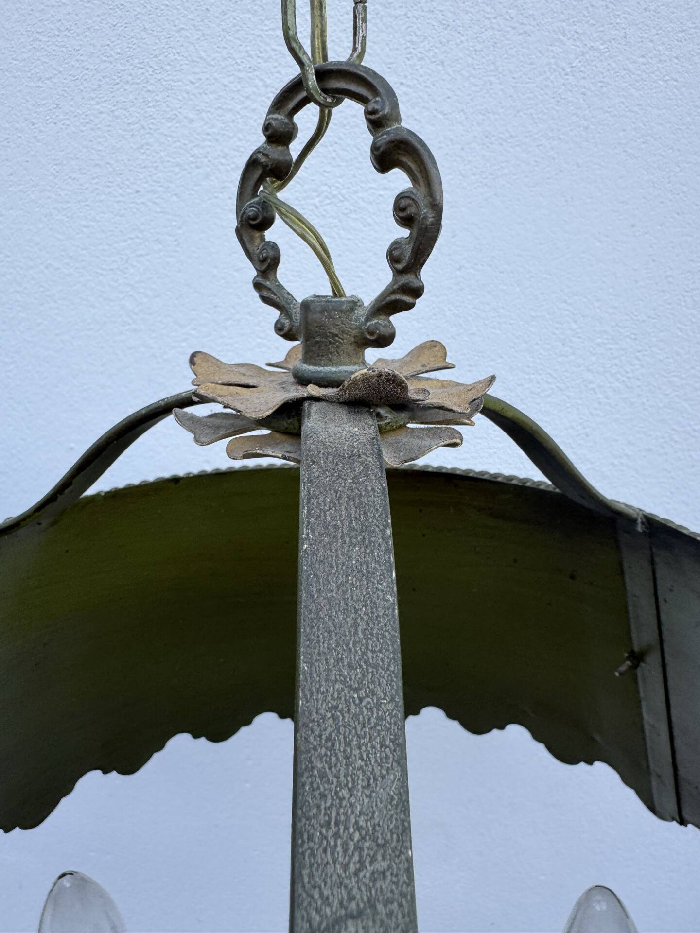 Florentine style chandelier Hollywood Regency 1960s