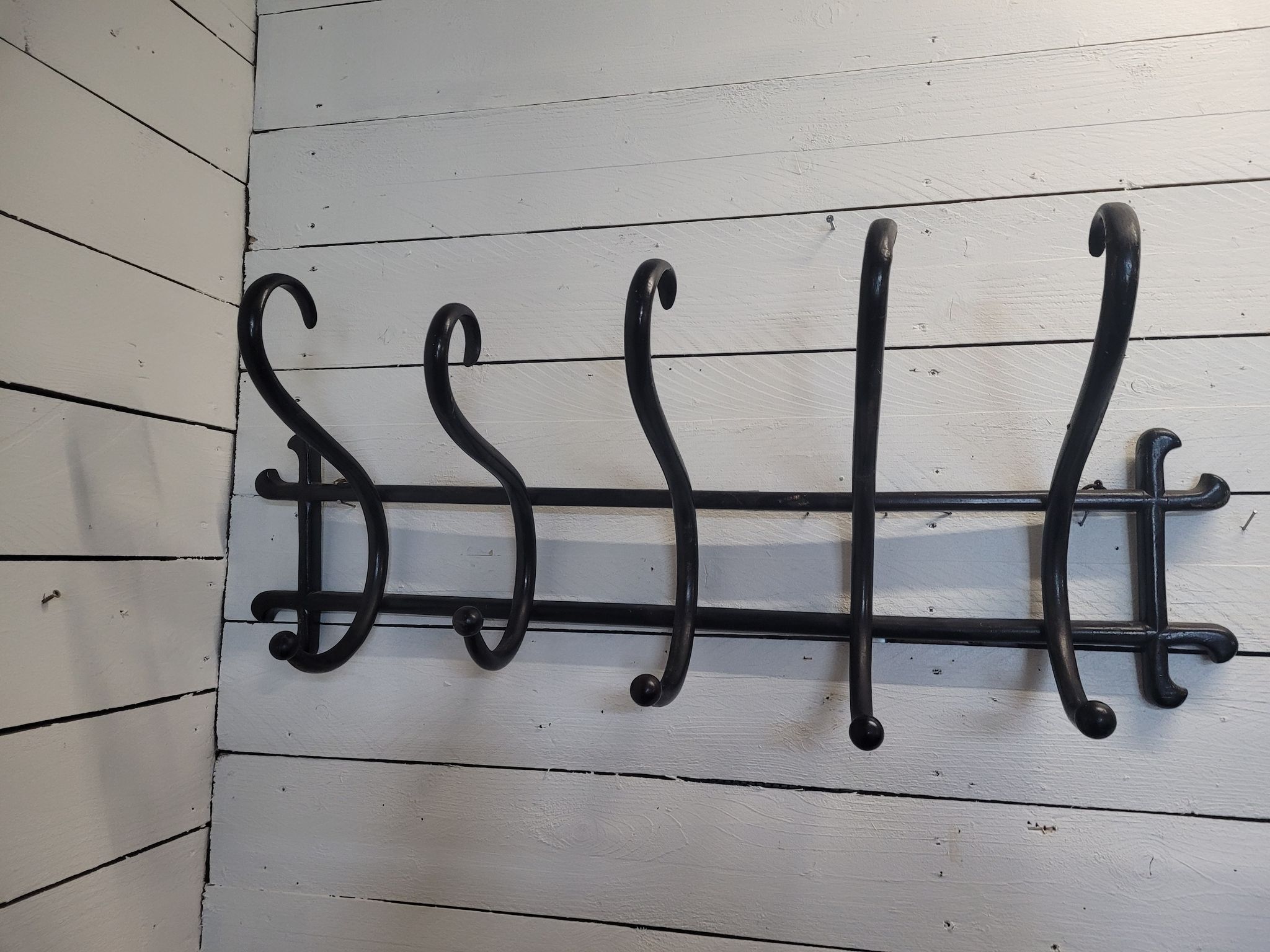 Antique coat rack in curved wood 5 hooks