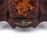 Vitrine, France, vers 1830