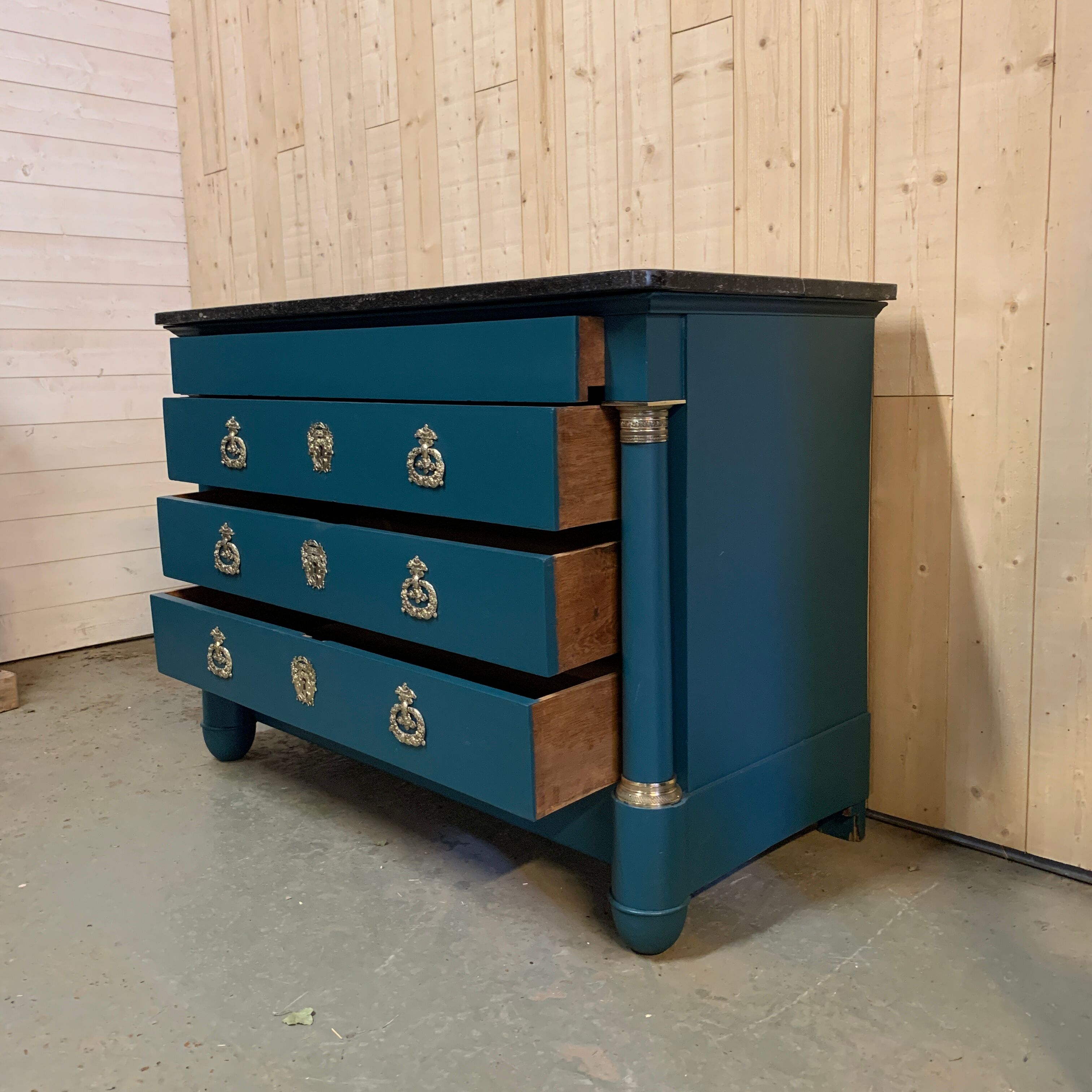 Commodus empire blue duck