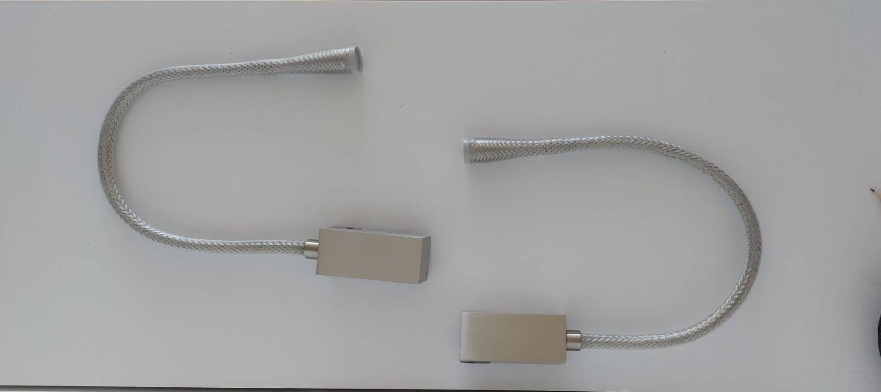 2 flexible bedroom wall lights from Contardi
