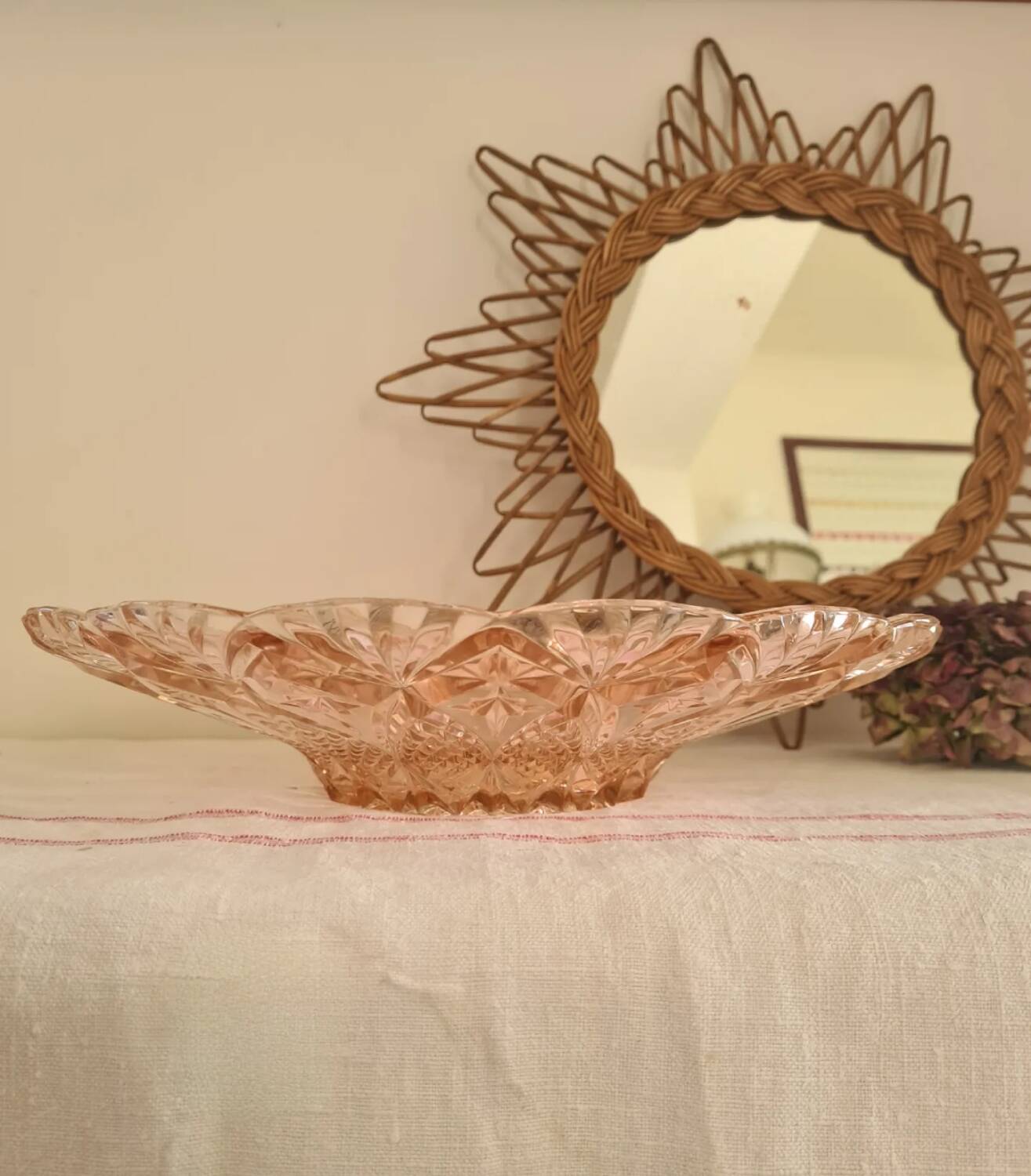 XL fruit basket pink glass