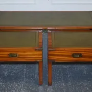 Table Basse Bevan Funnell avec Plateau en Cuir Vert