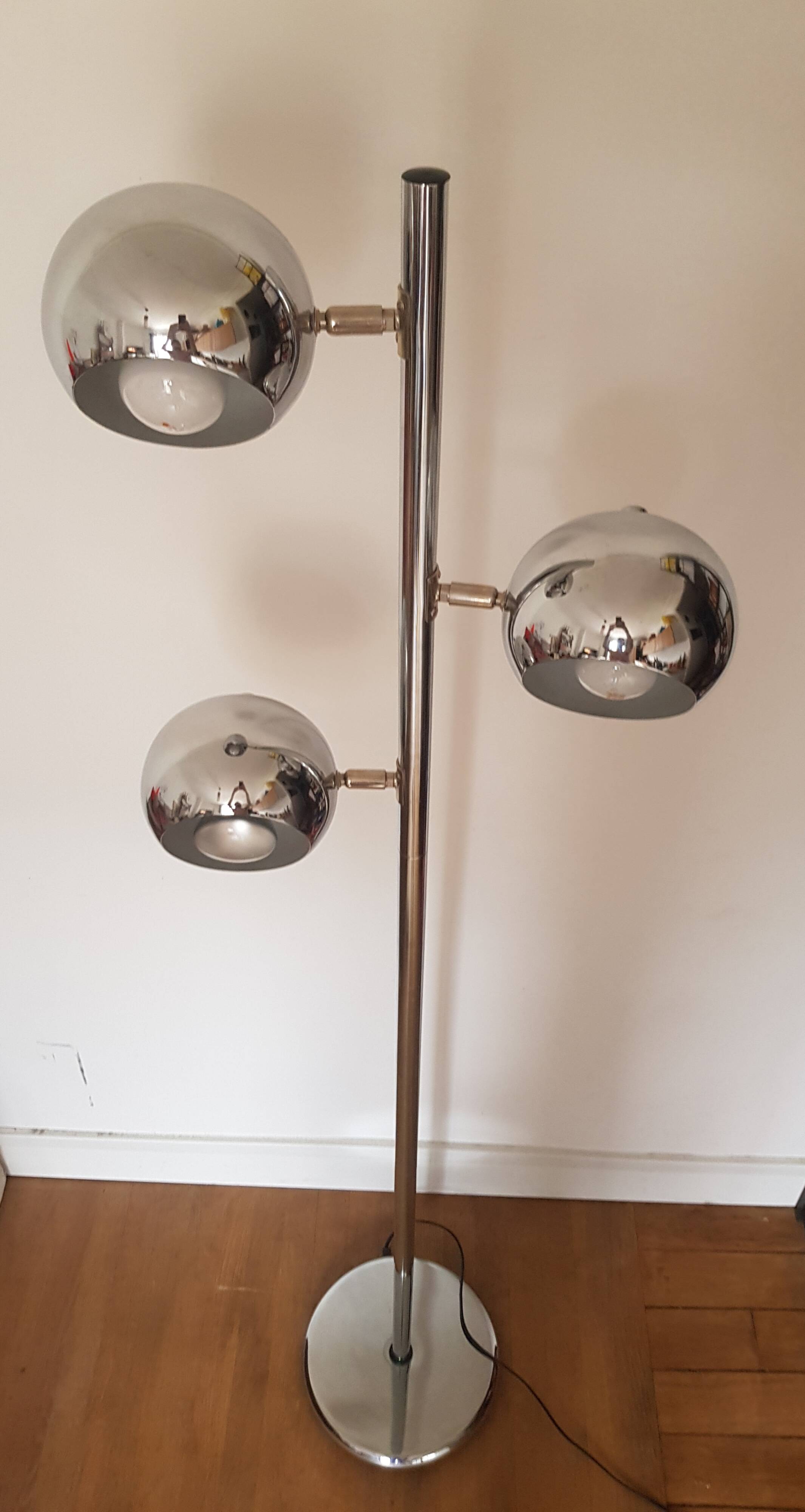 Vintage floor lamp with 3 globes
