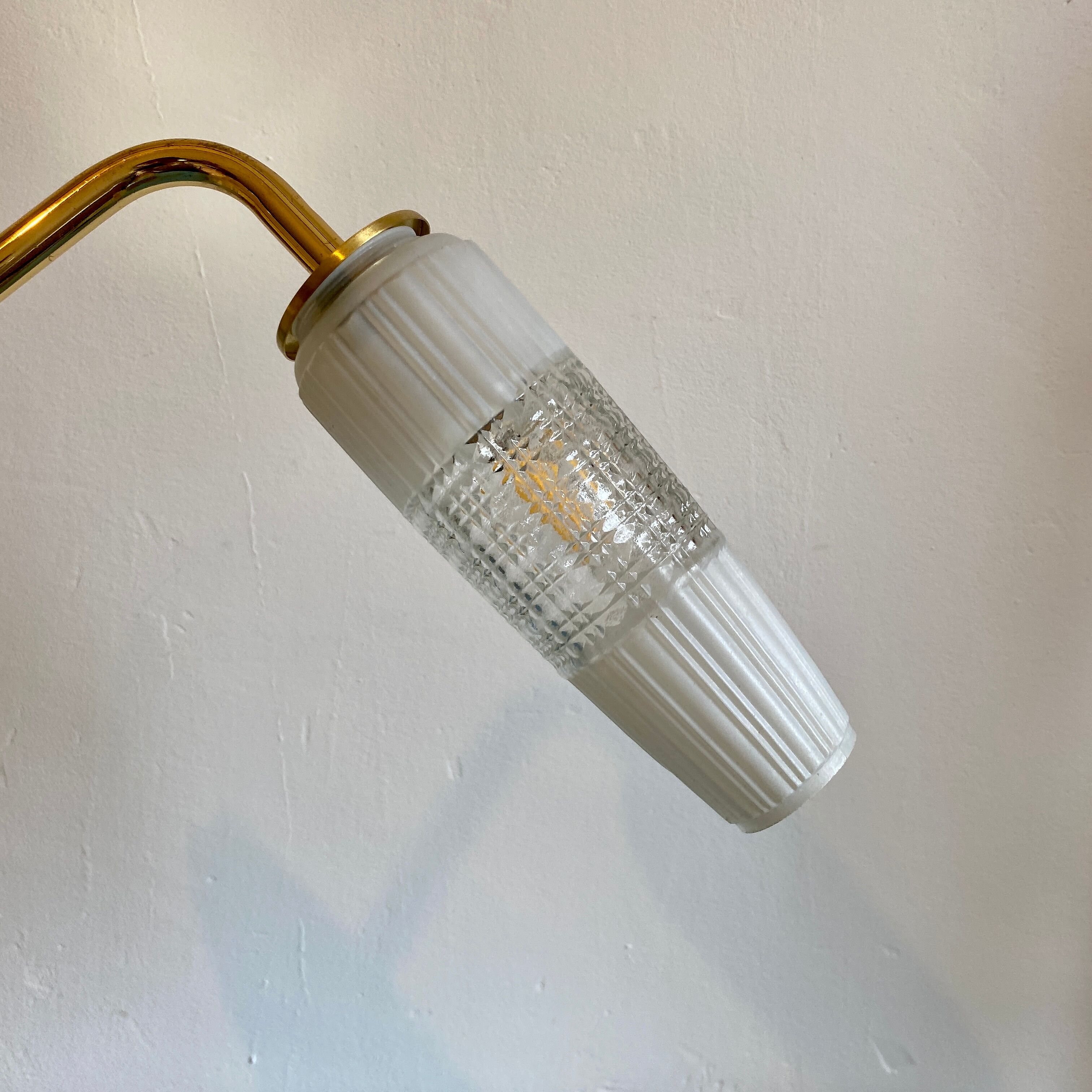 Vintage tulip applique in white and transparent glass