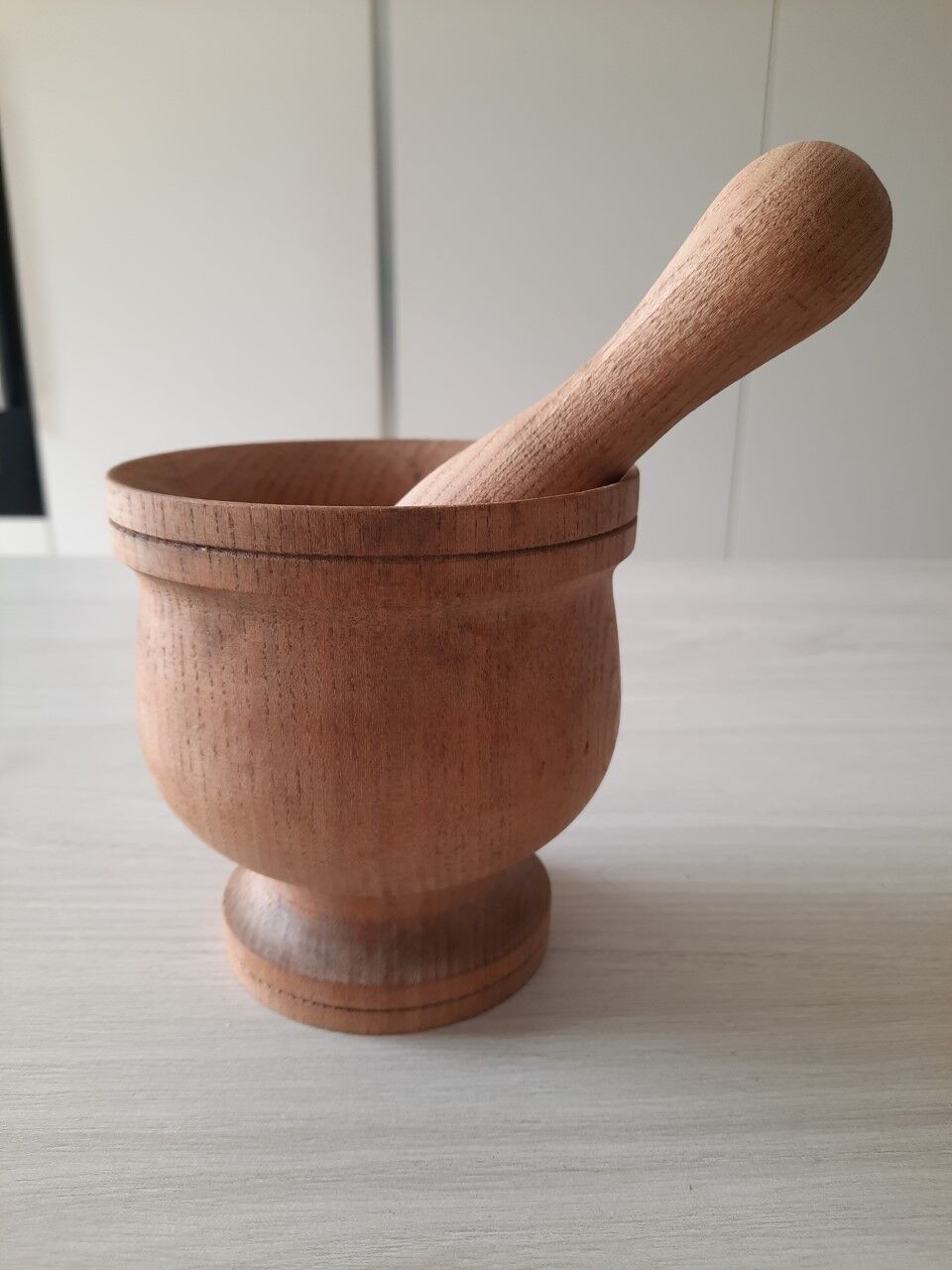 Wood mortar and pestle