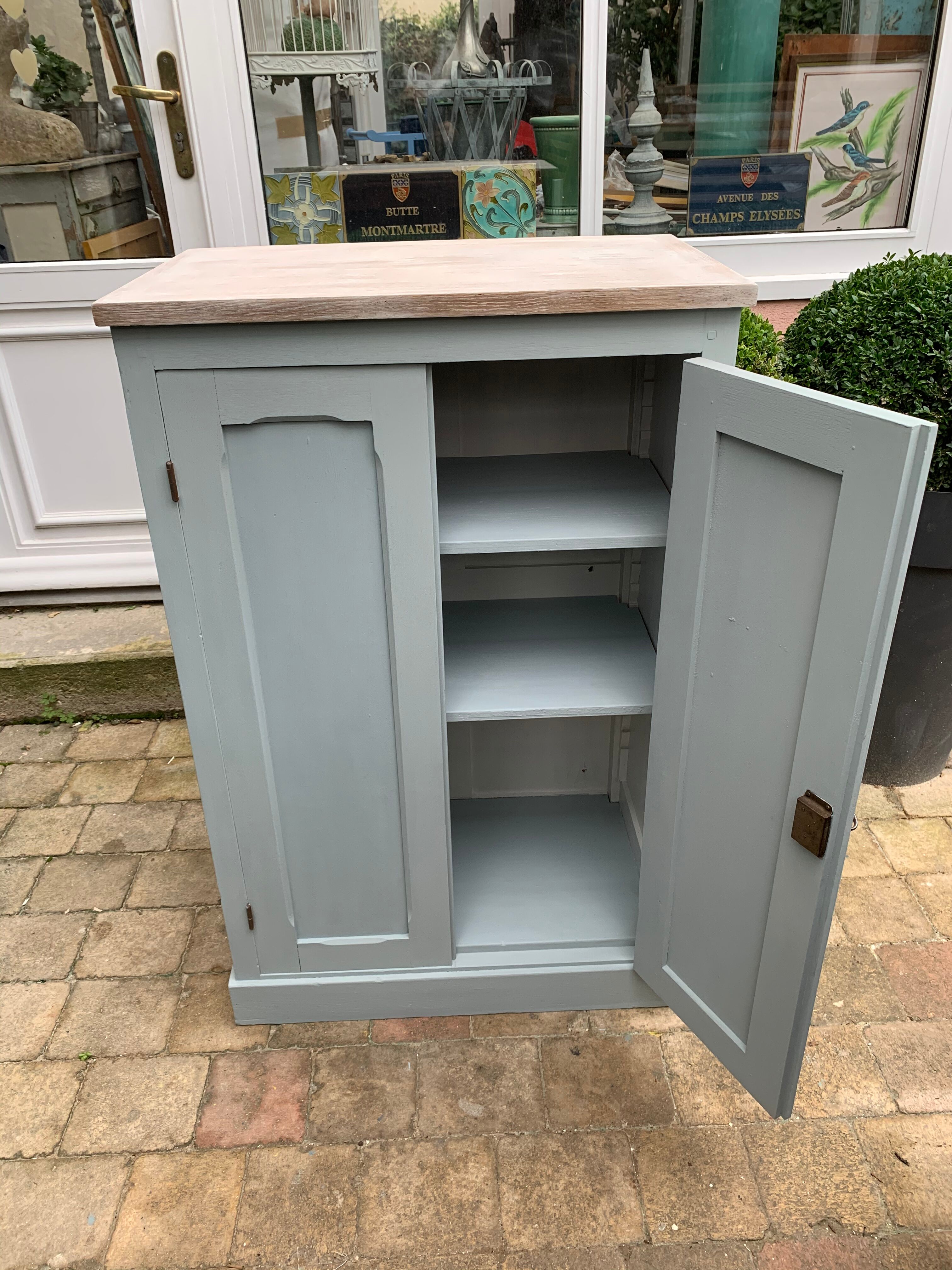 Parisian buffet green grey