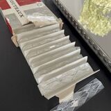 12 porte-couteaux en cristal taillé dans leur boite d'origine longueur