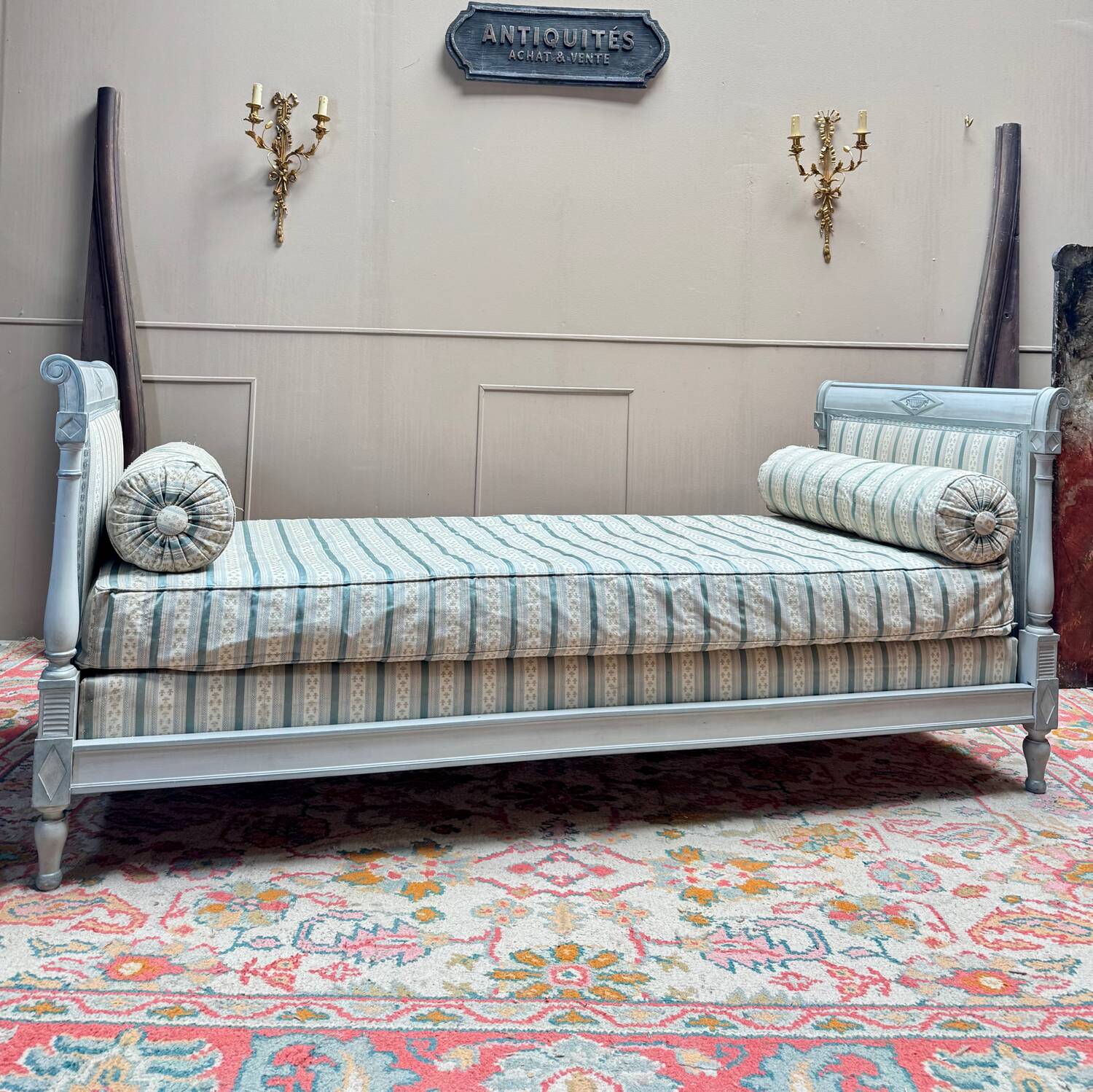 19th century Directoire style lacquered wooden daybed