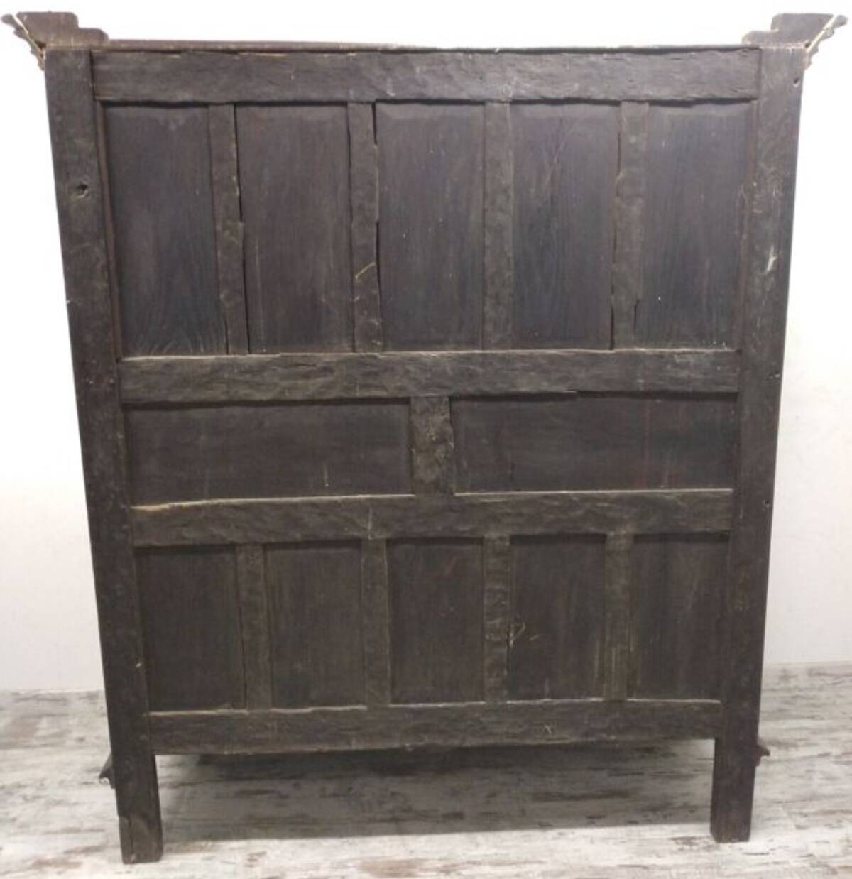 High period carved furniture