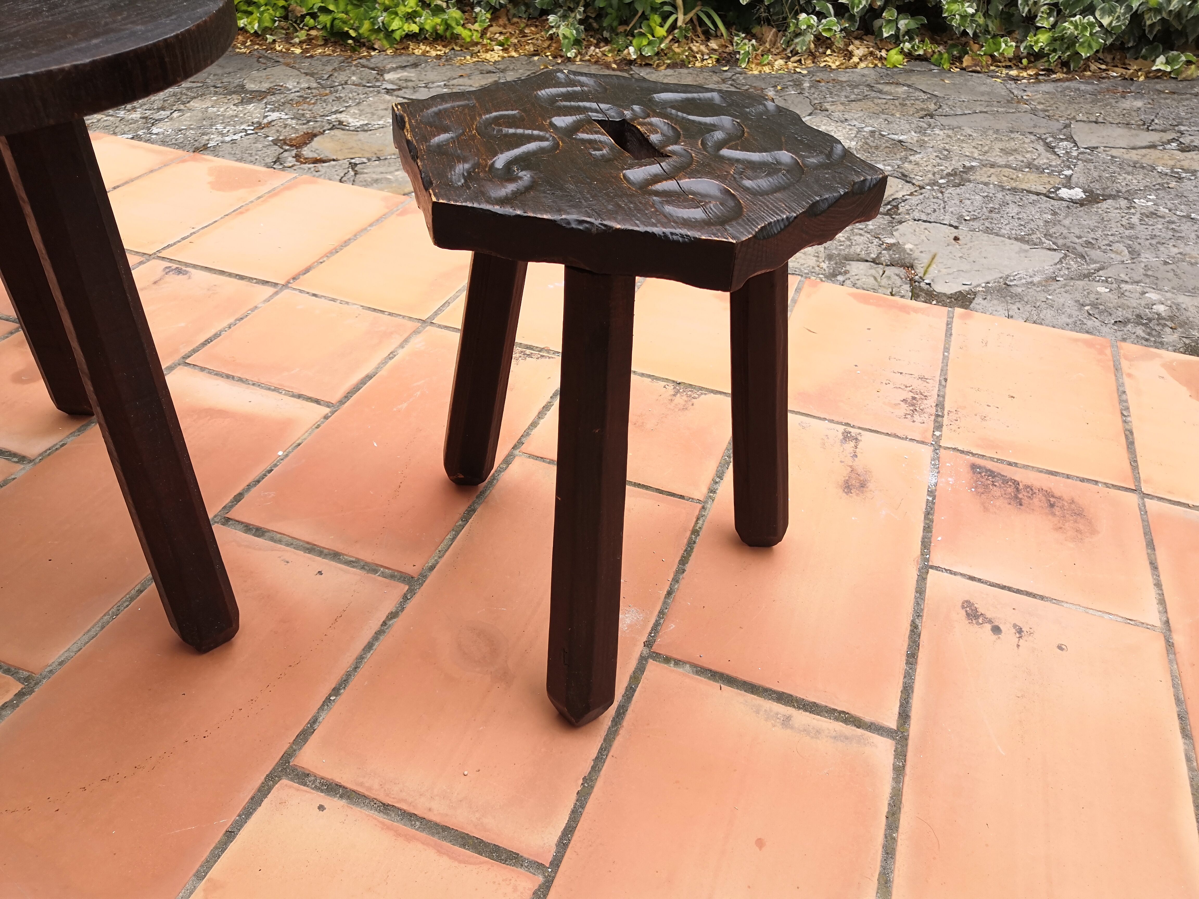 Living room wood feet tripod 70s