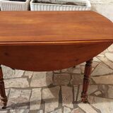 Round oval table with solid cherry leaves, 19th century
