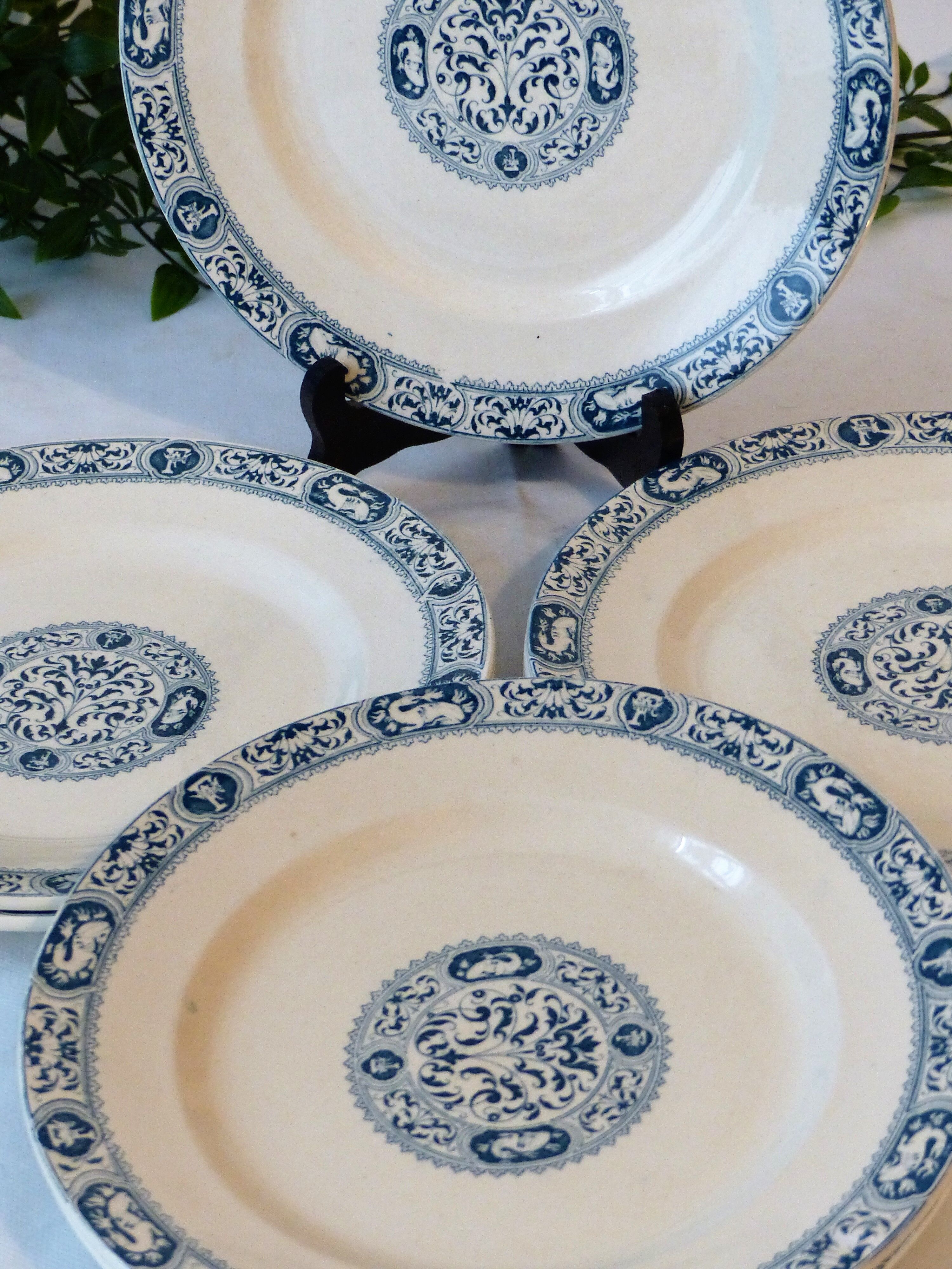 8 flat plates Salins Terre de Fer model François I