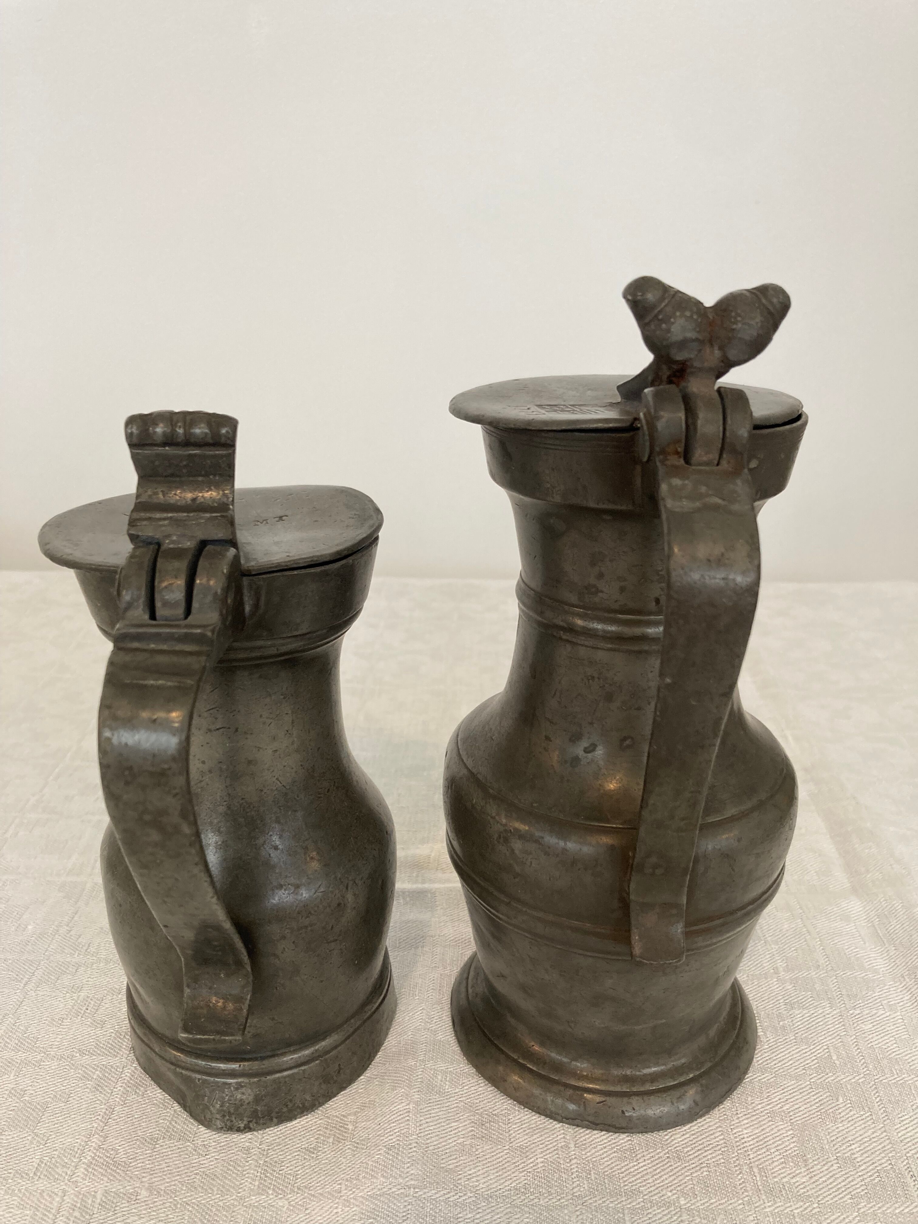 Pair of wine pitchers in pewter XVIIIth date 1753