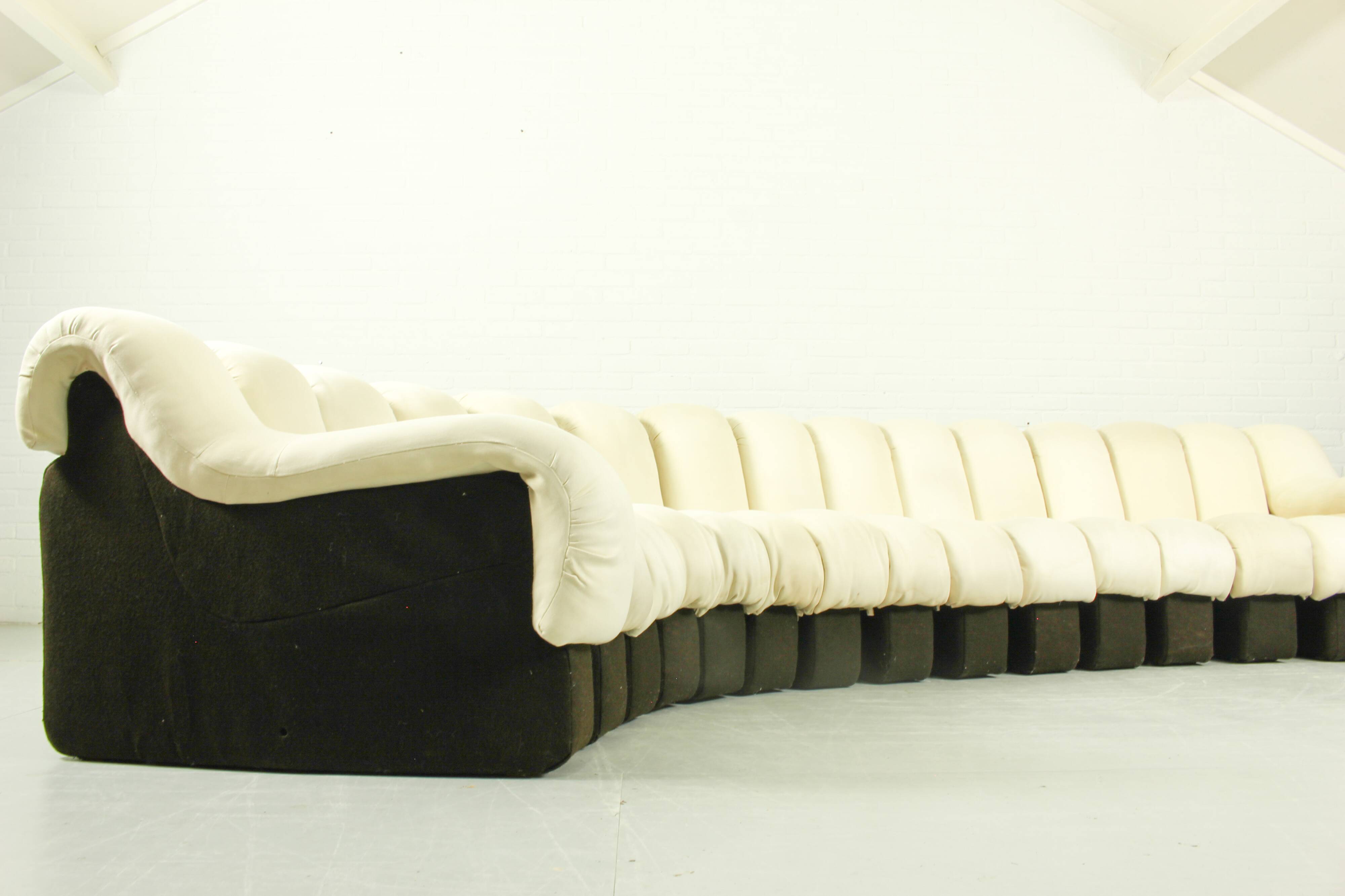 De Sede DS-600 'Non Stop' Sofa DS-600 by Eleonore Peduzzi Riva for de Sede with 15 elements, Switzer