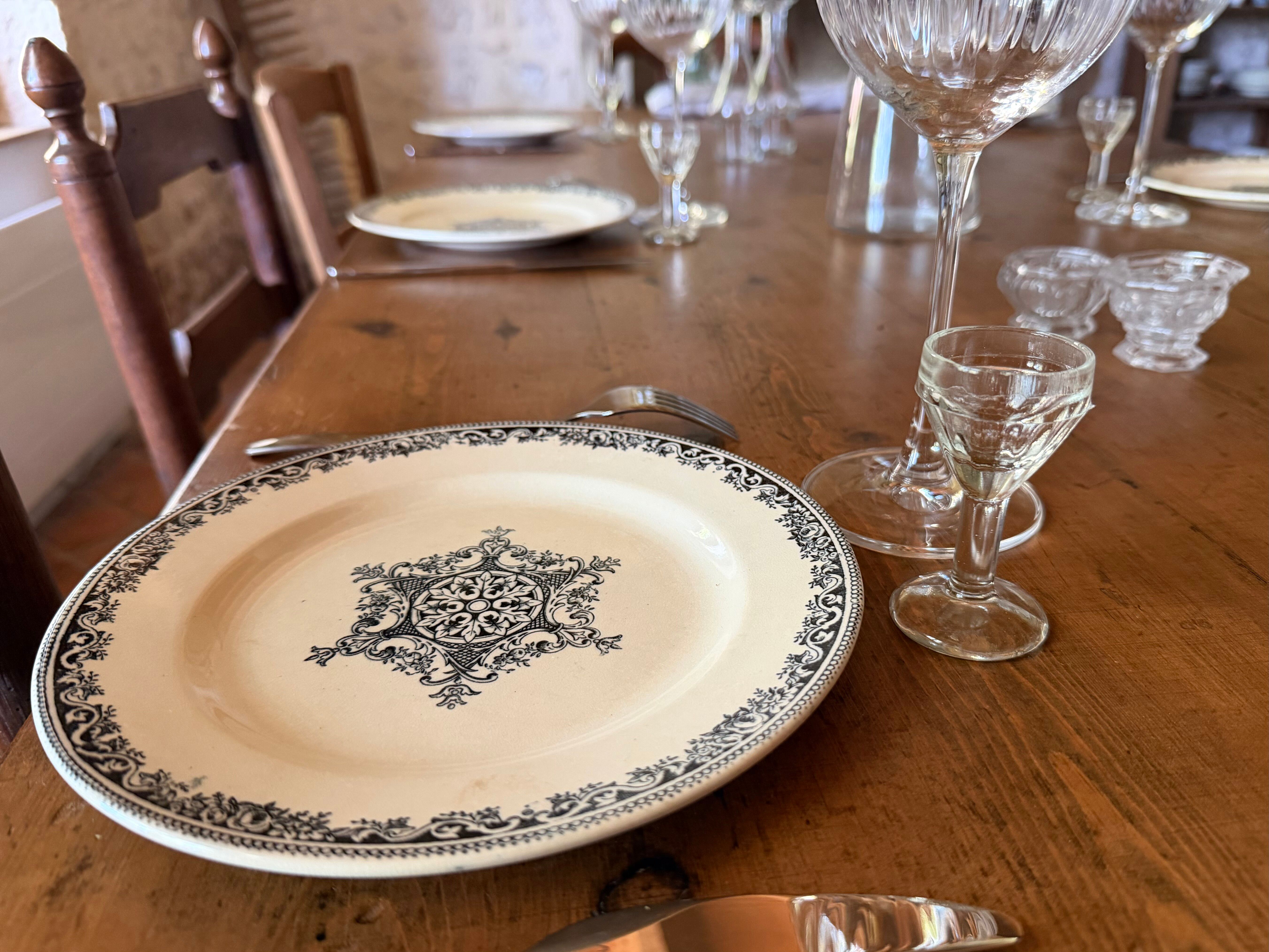 Flat plates Jules Vieillard Bordeaux in ironstone