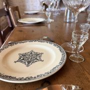 Flat plates Jules Vieillard Bordeaux in ironstone