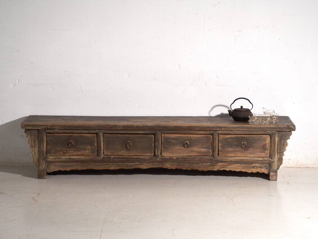 Table basse ancienne à tiroirs en bois de pin – Chine, vers 1900