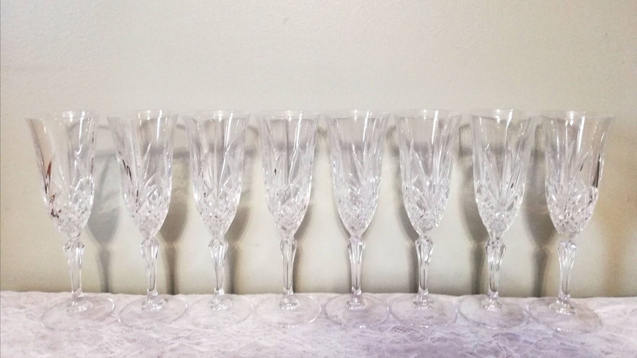 8 flûtes à champagne en cristal