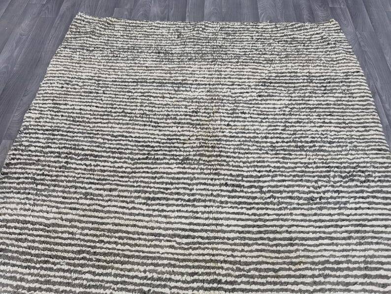 Pure natural wool rug, size 150 x 250 cm