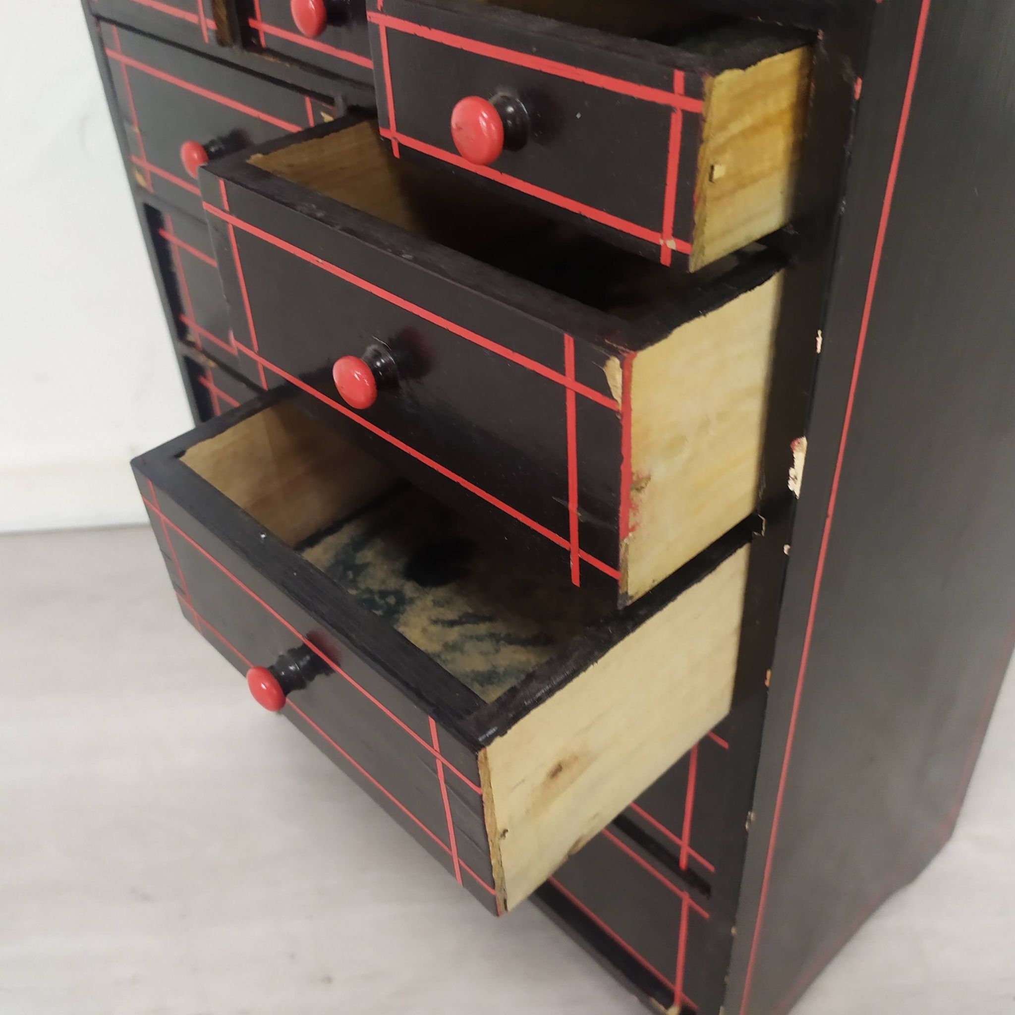 Trade furniture with drawers