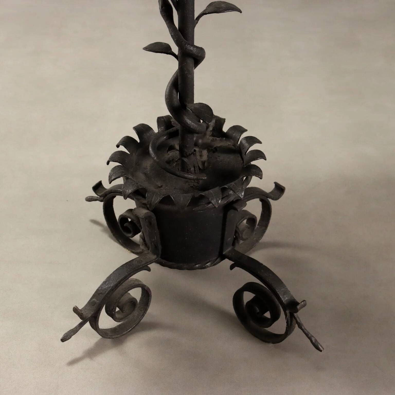 Lampe ancienne Art nouveau en fer forgé, Italie, XXe siècle