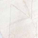 Beni Ouarain Moroccan Berber carpet with diamond patterns engraved in the weft 2.56x1.45m