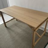 Folding table in solid oak