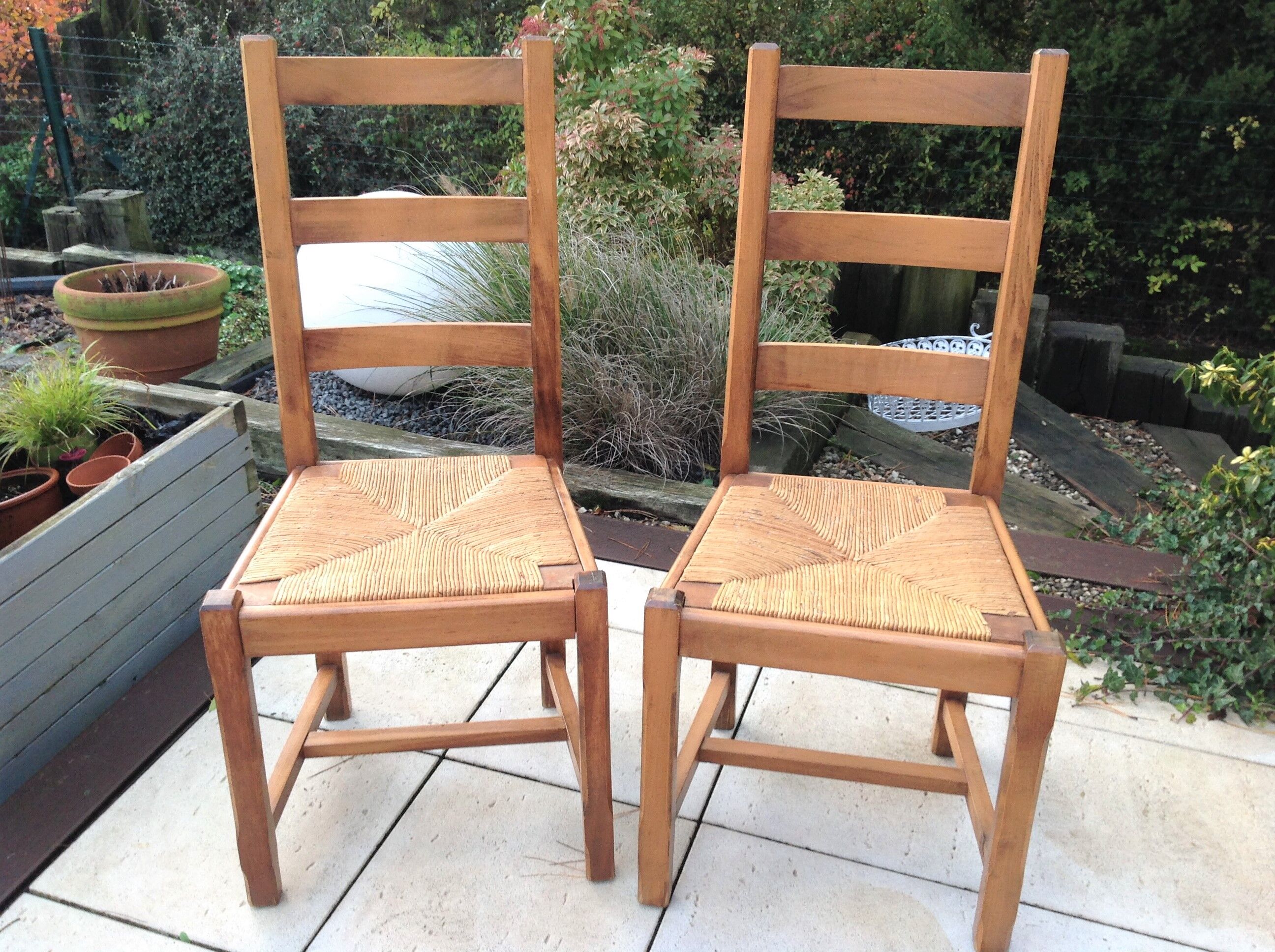 Pair of mulched / vintage chairs 60s-70s