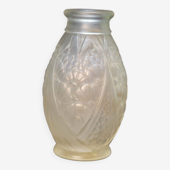 Petit vase art déco en verre satiné décor géométrique et floral joma france