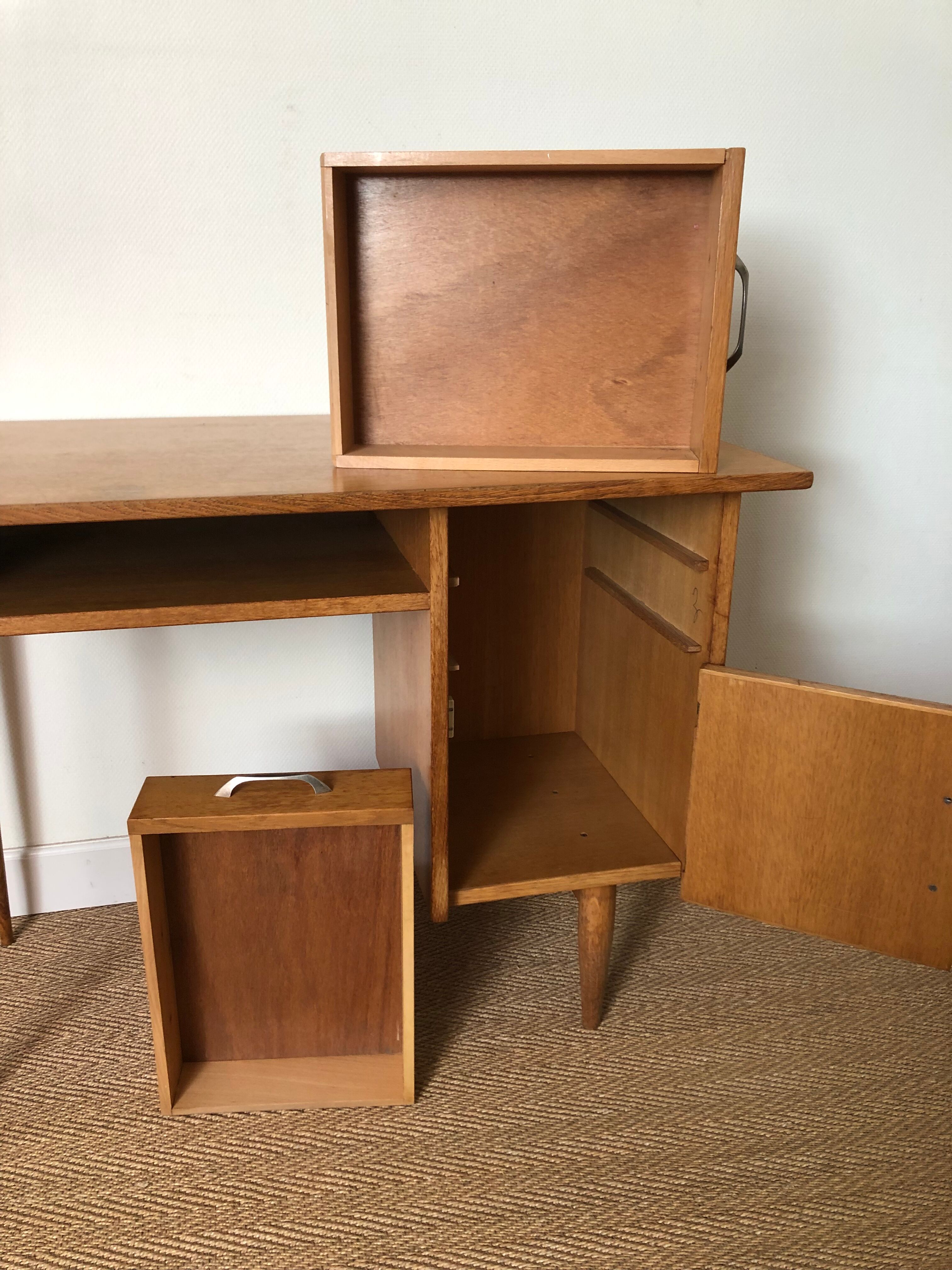 Bureau 1960