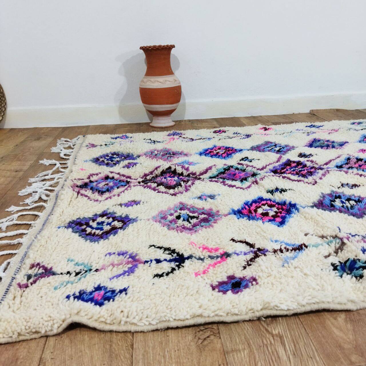 Handmade moroccan berber rug 217 x 117 cm