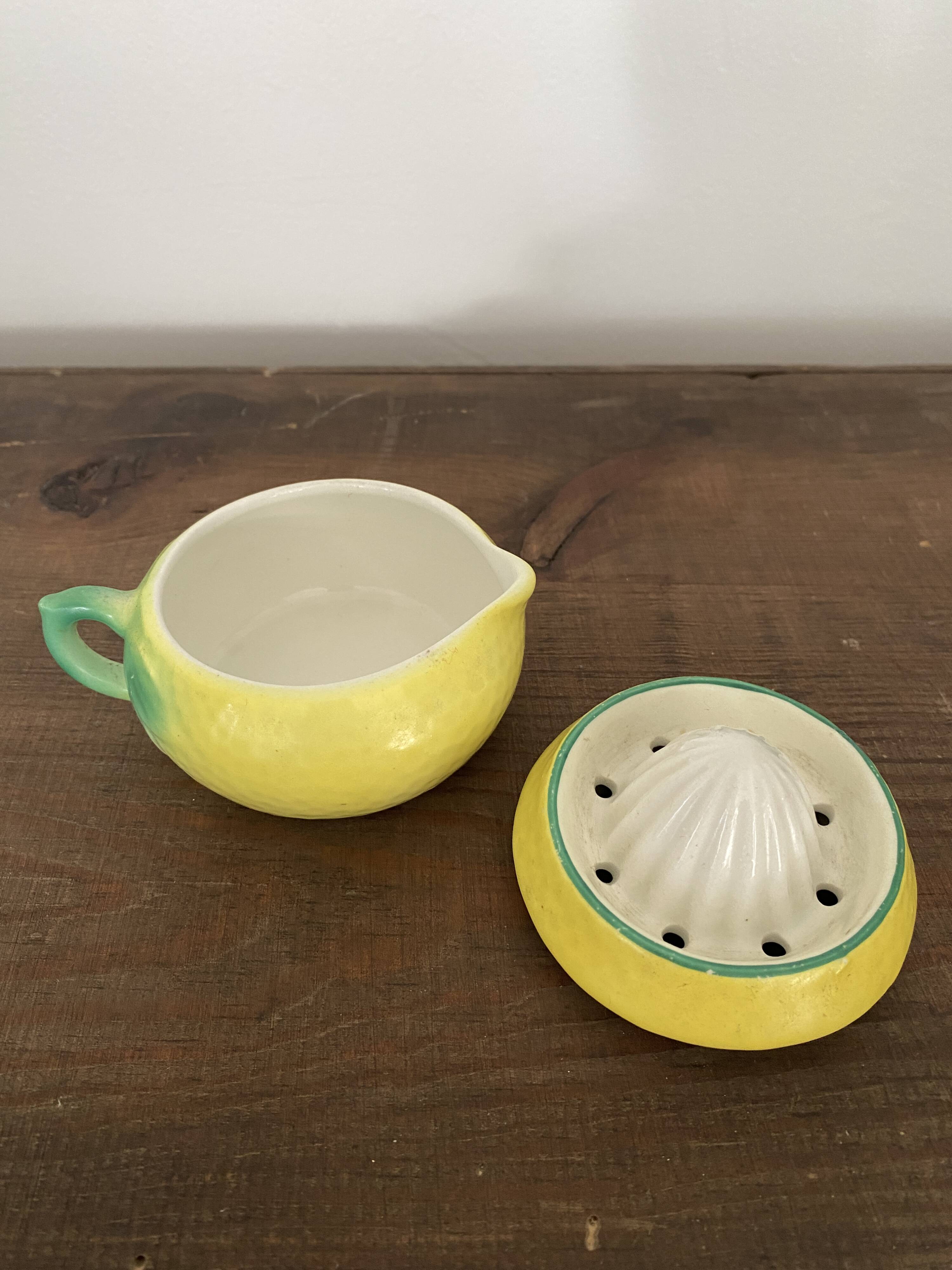 Citrus press, lemon squeezer lemon shape vintage 20s