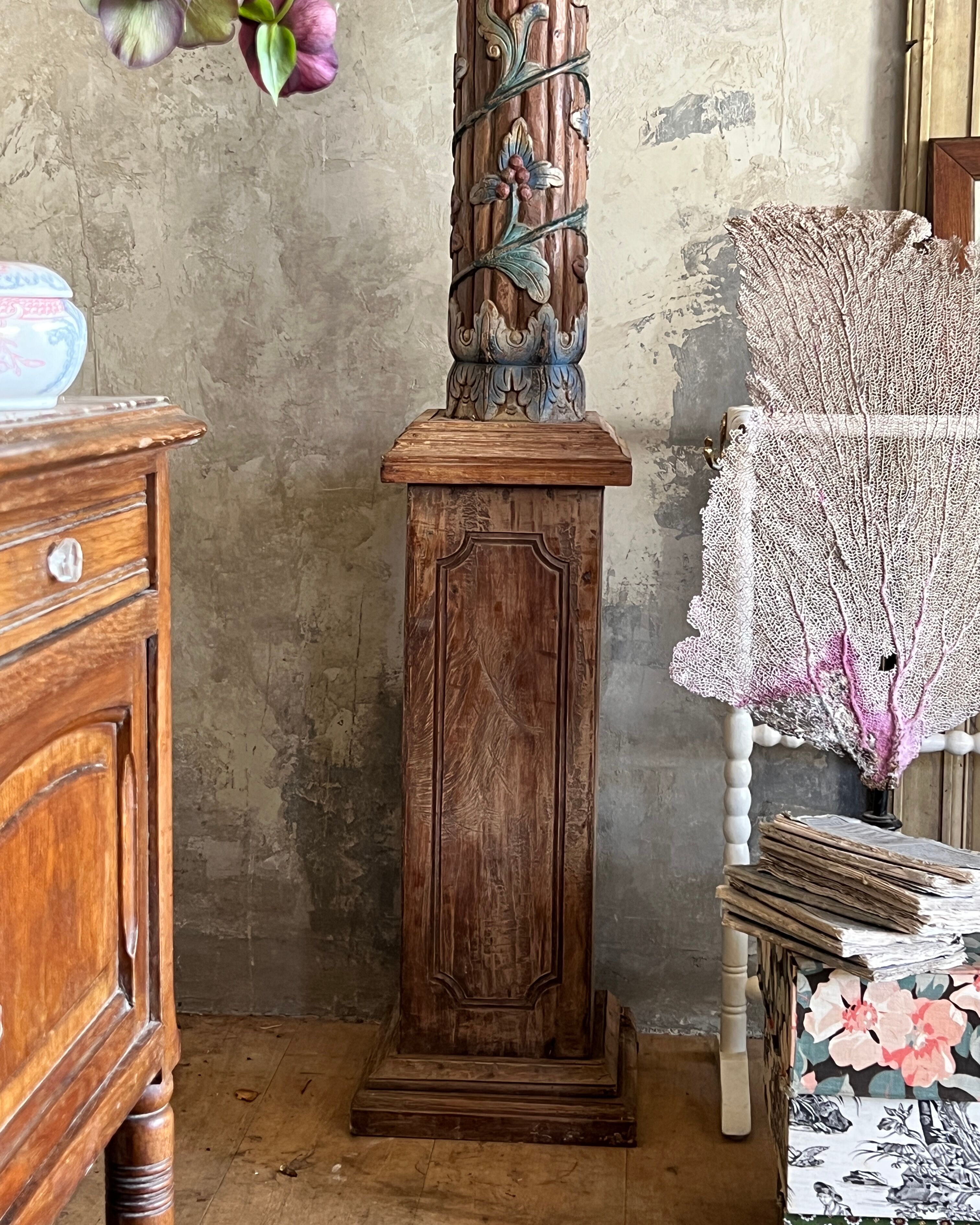 Pair of decorative columns