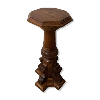 Walnut column, work of the late nineteenth century