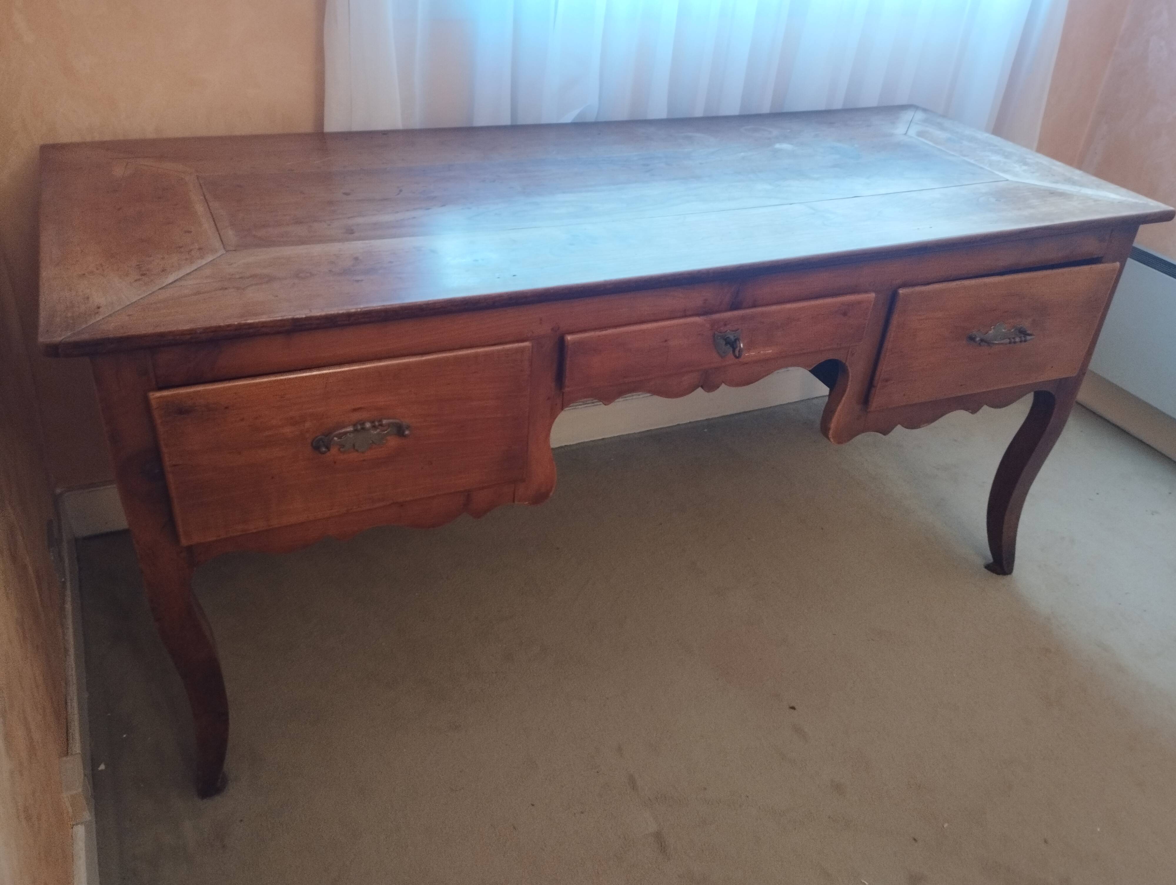 Large Louis XV mid-century desk in solid walnut.