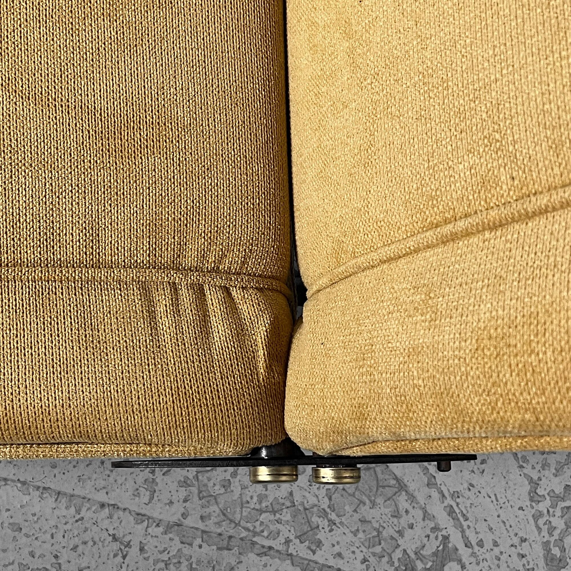 Sofa bed D70 by Osvaldo Borsani for Tecno Italy 1954