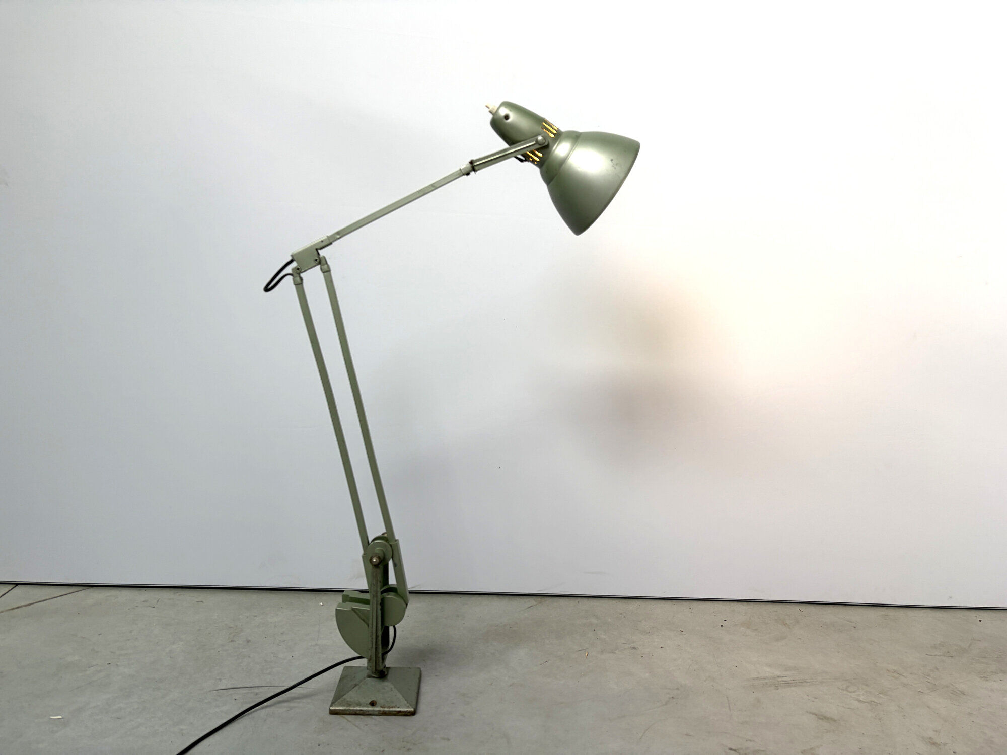 Articulated workshop light by Erpe, Belgium, 1950s