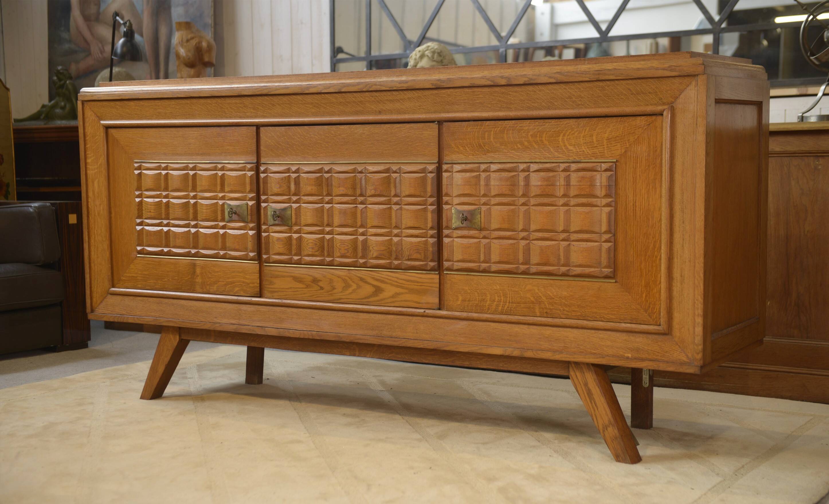 Buffet brutaliste en chêne 1960