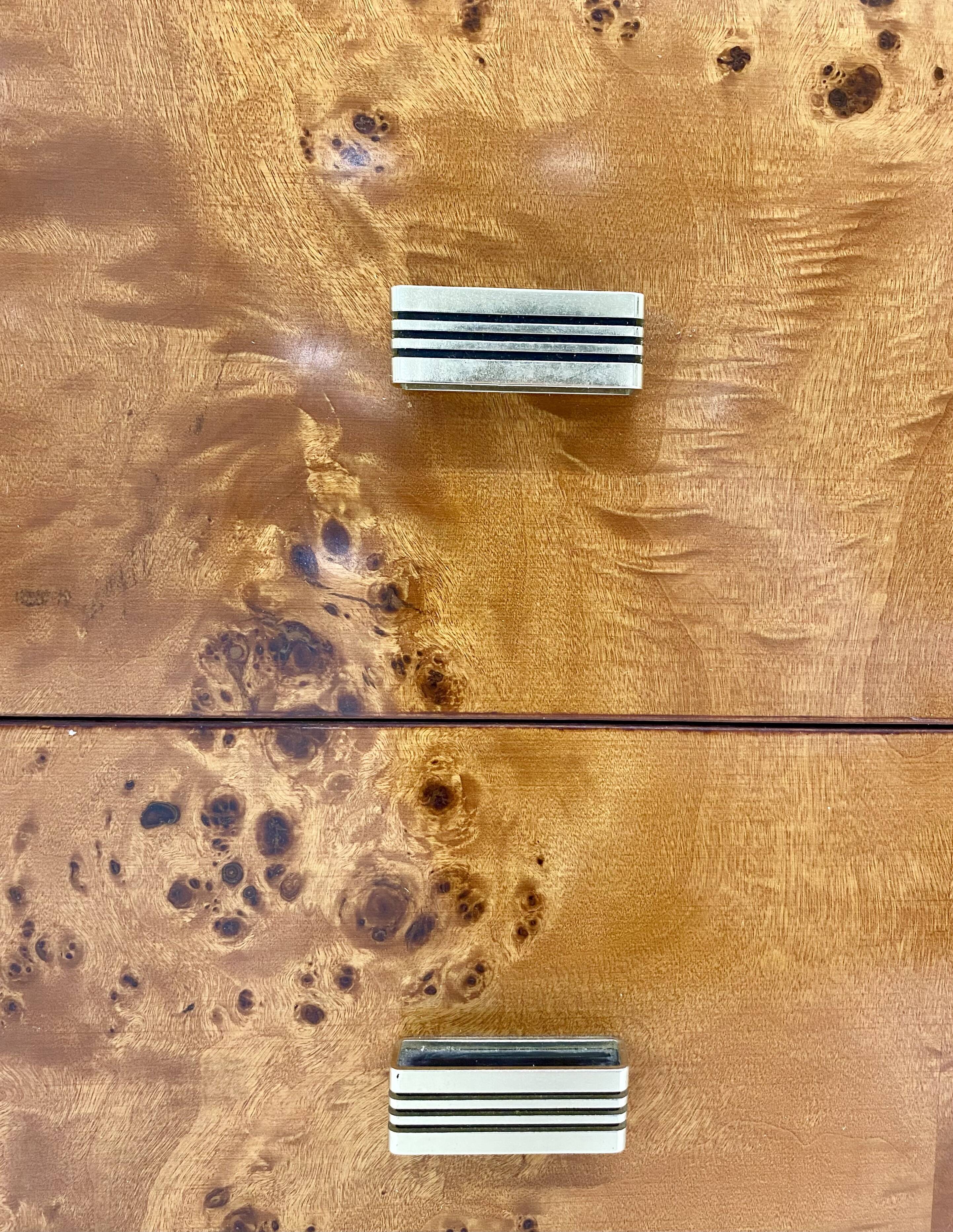 Chest of drawers in elm magnifying glass and brass 1970s