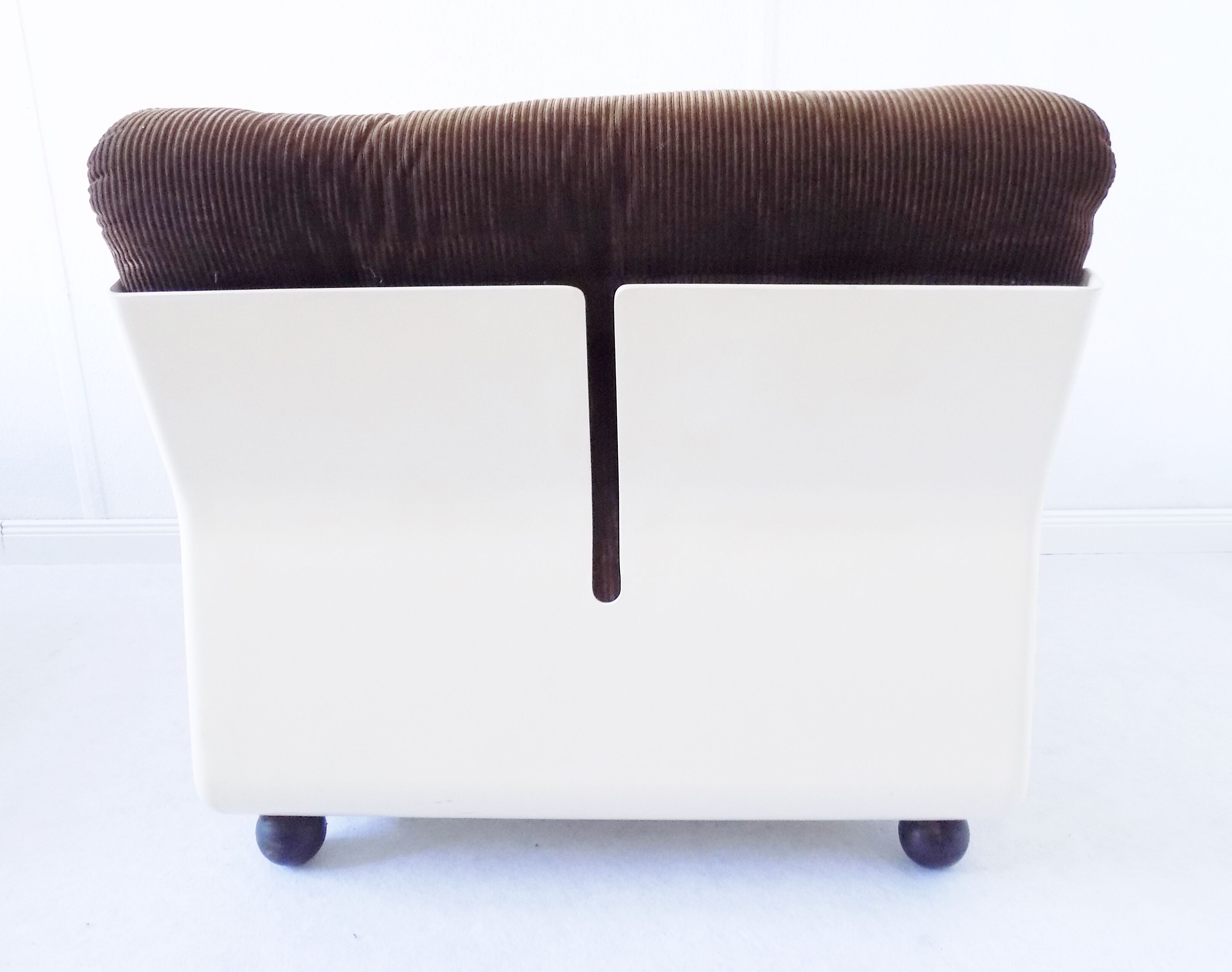 Pair of Amanta chairs by Mario Bellini for C&B Italia