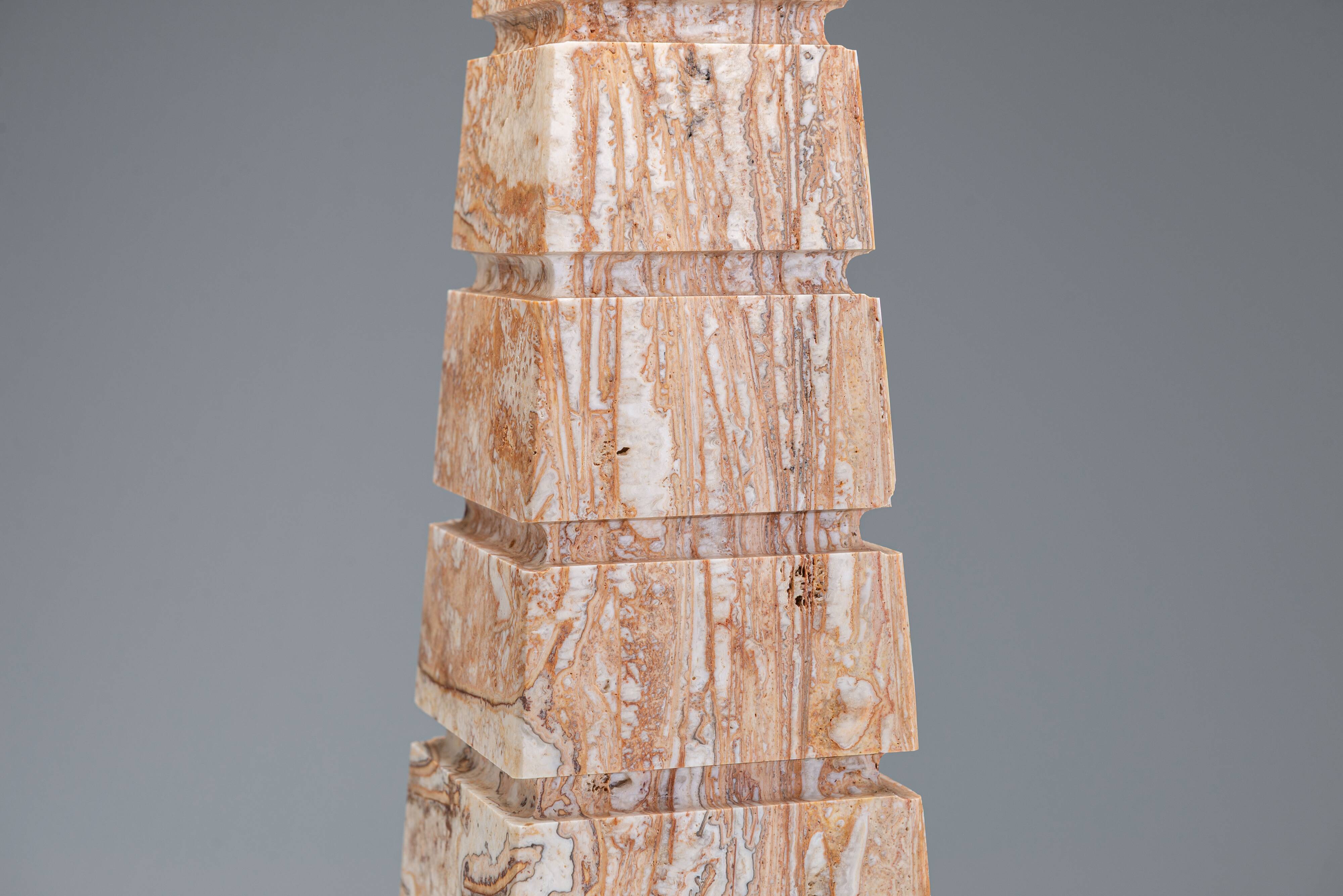 Geometric pyramid shaped travertine-onyx table lamp