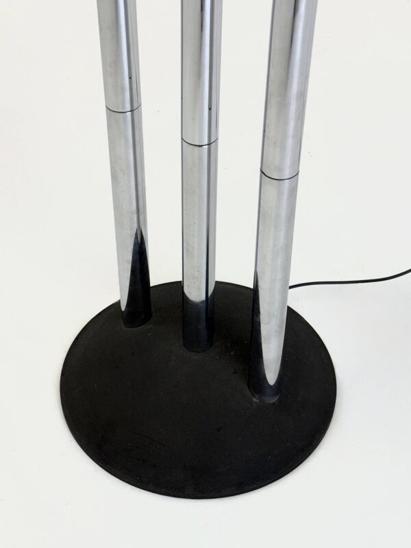 Lampadaire design à cadre tubulaire chromé par Goffredo Reggiani