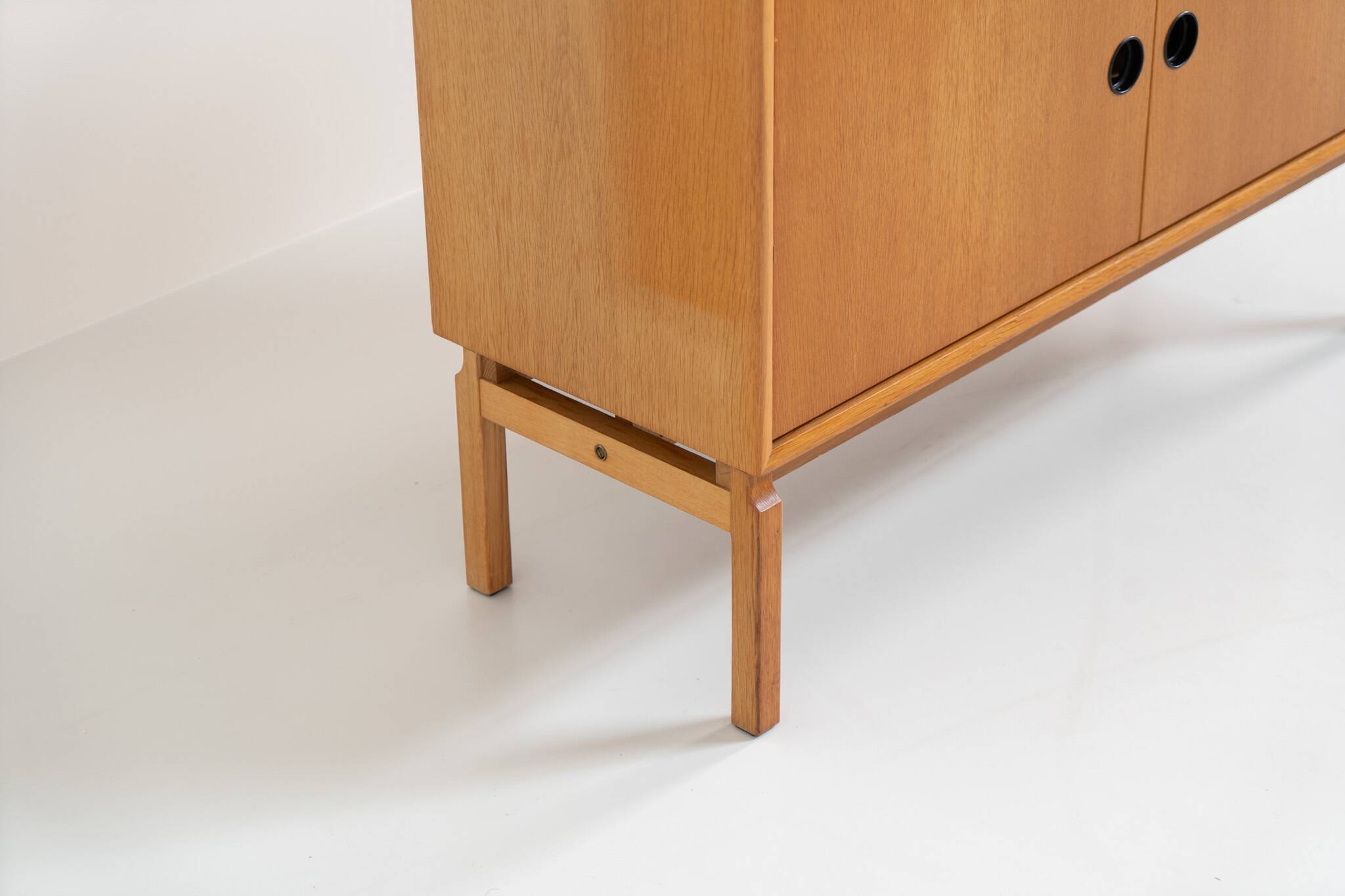 Première édition du cabinet MTP par Marian Grabinski pour IKEA