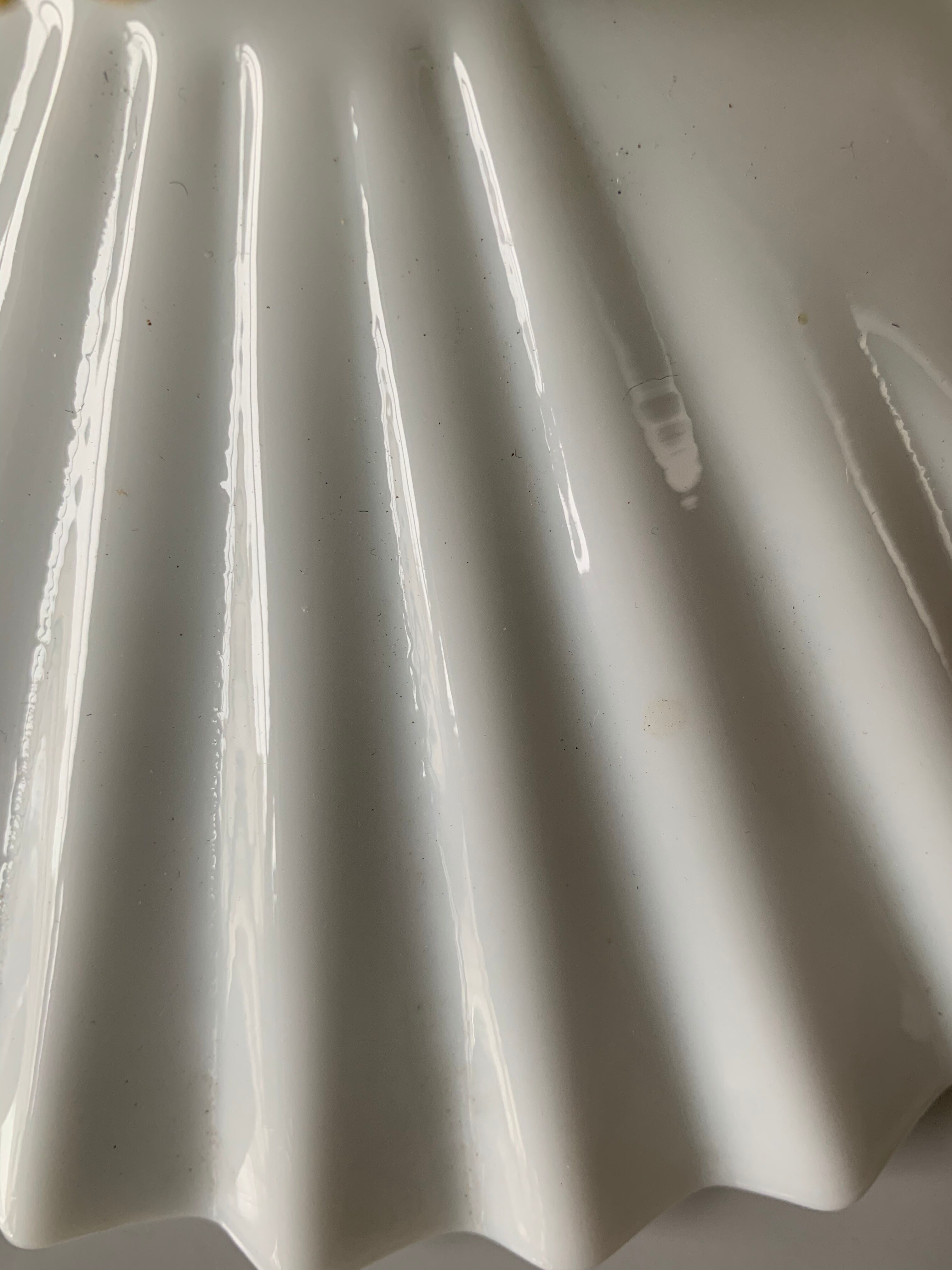 Vintage white pleated opaline pendant lamp