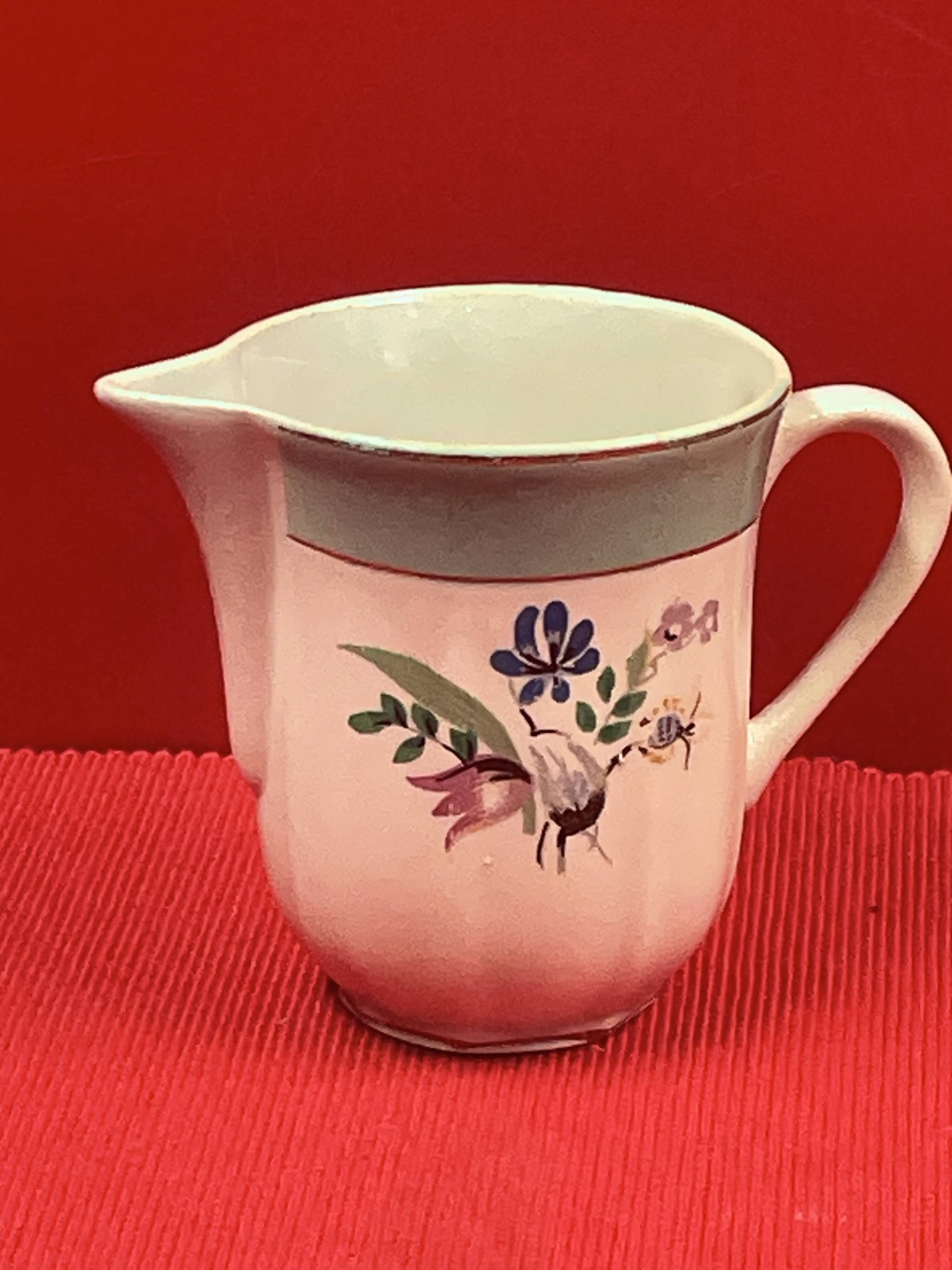 L'Amandinoise, Milk jug H 8 cm