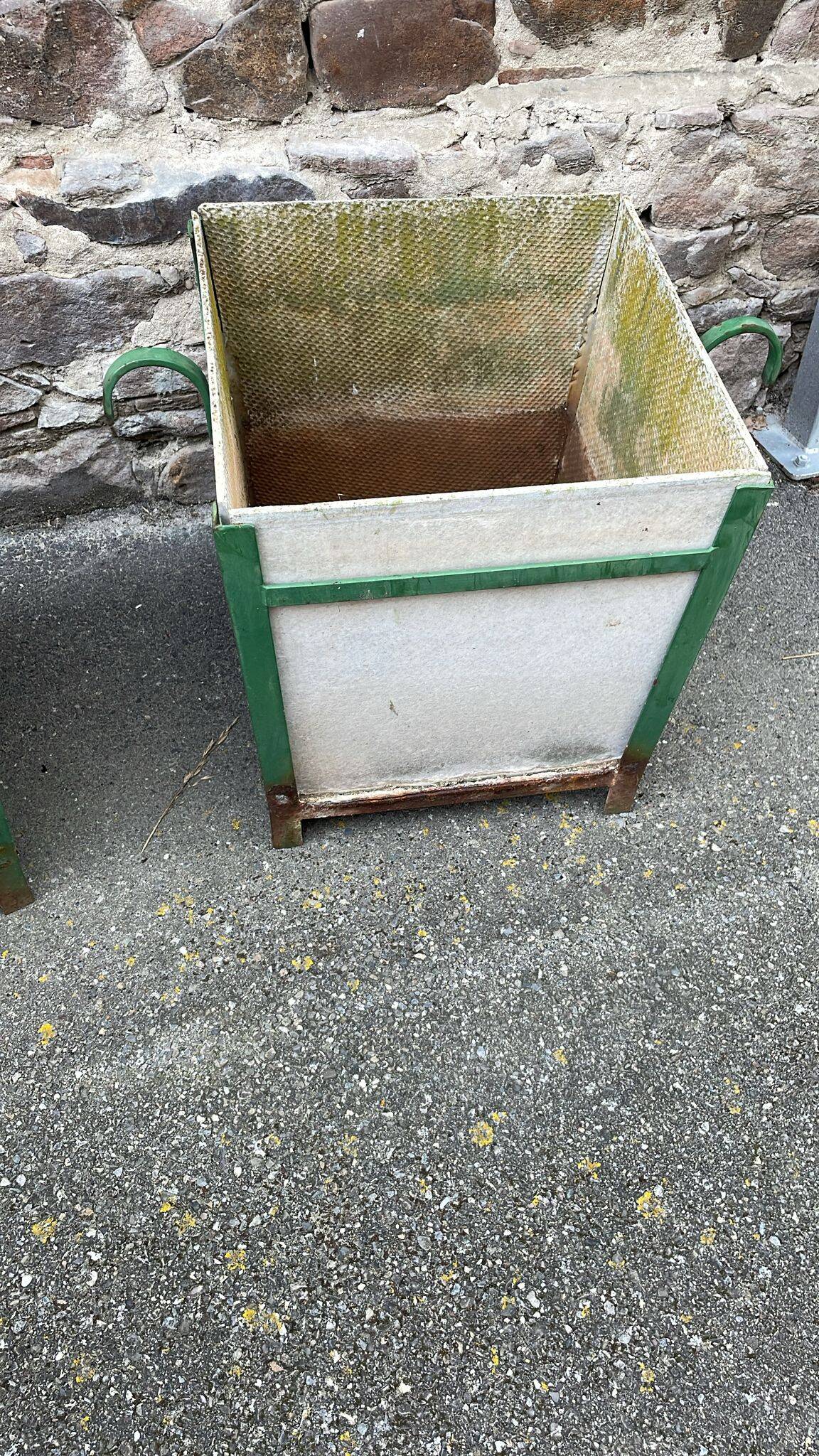 Pair of Large planters in fiber cement and metal 1950 eternit